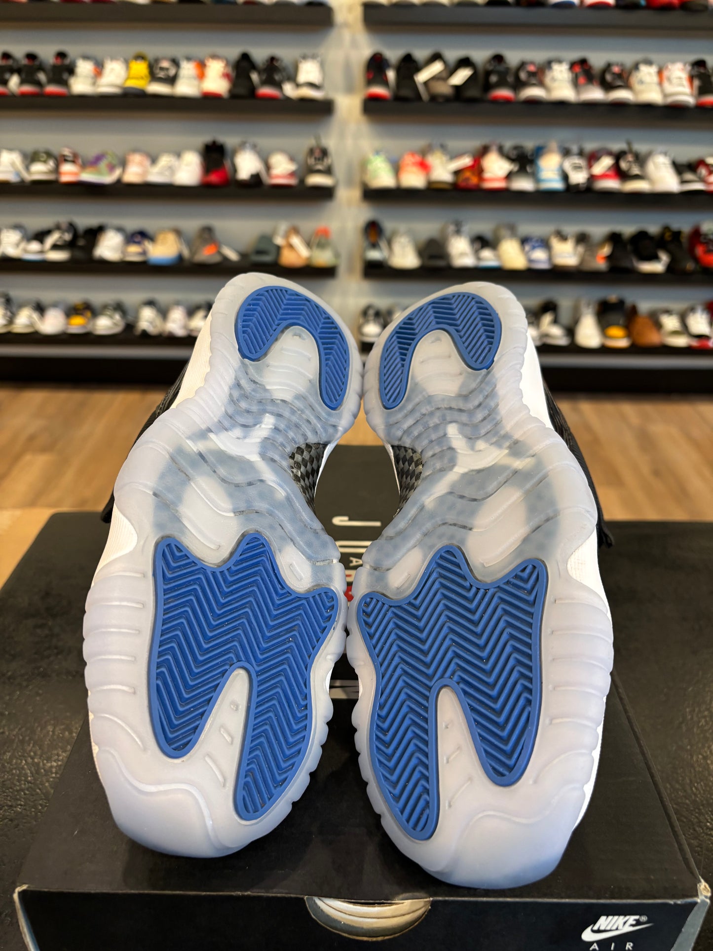 Jordan 11 Low Space Jam Size 5.5Y (7W) Pre-Owned