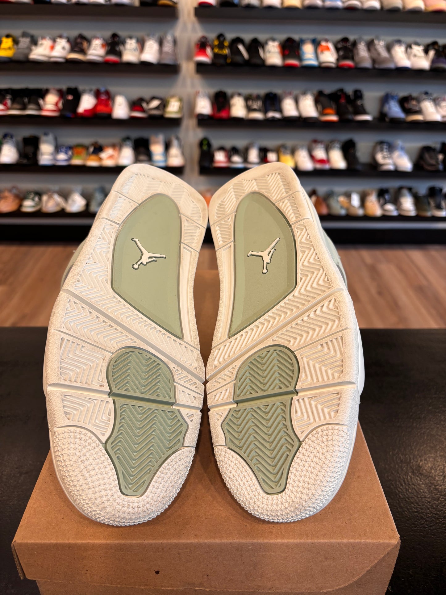 Jordan 4 Seafoam Size 7.5 (9W) Pre-Owned (No Box)