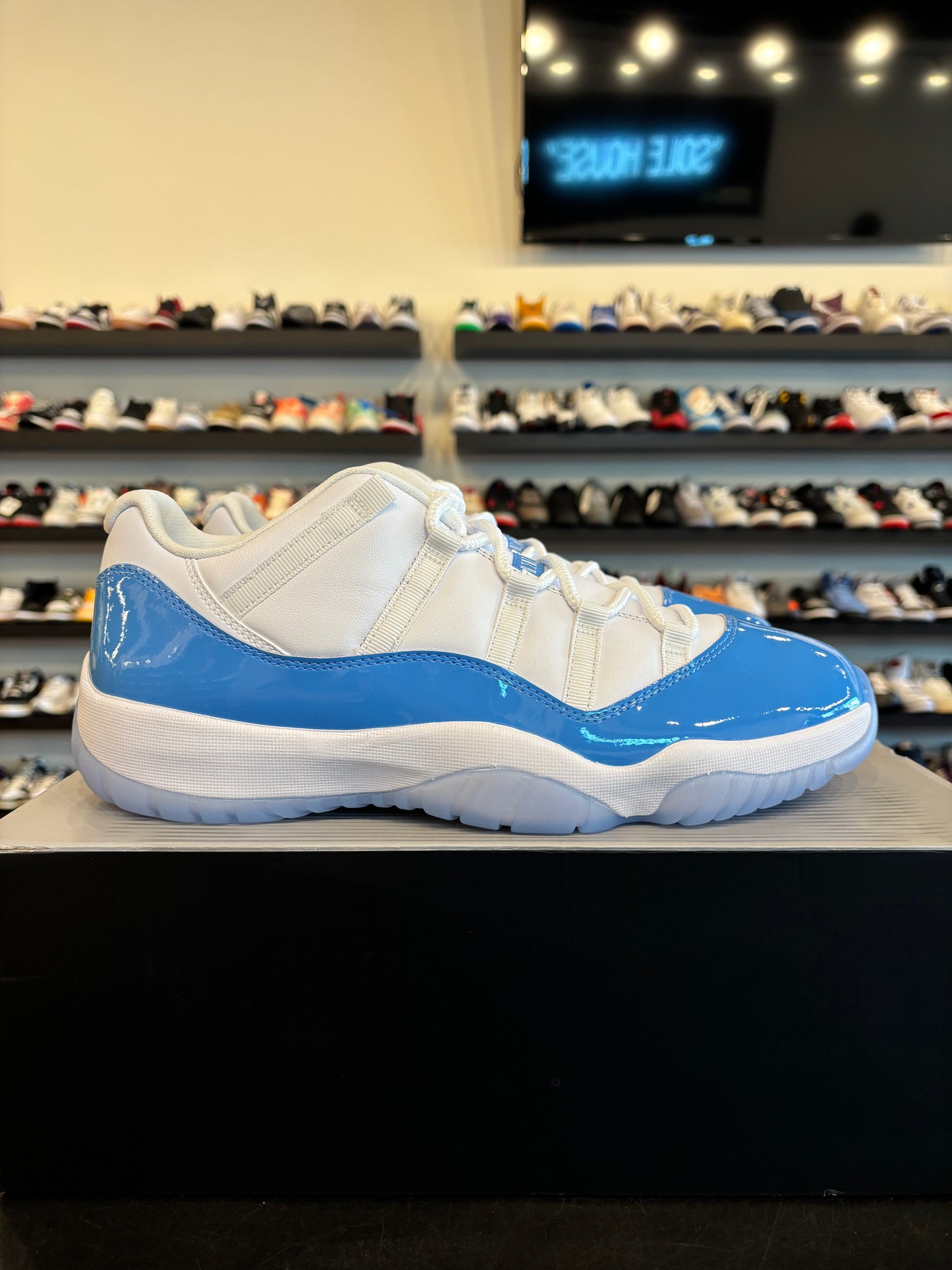 Jordan 11 Low University Blue Size 12 Brand New