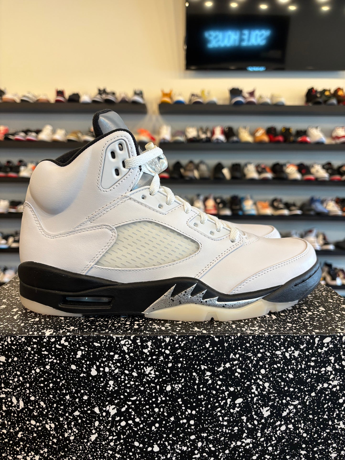 Jordan 5 Reverse Metallic Size 9.5 Brand New