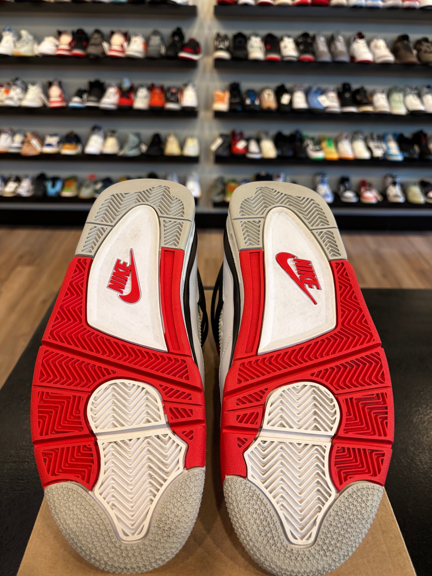 Jordan 4 Fire Red 2020 Size 9 Pre-Owned (No Box)