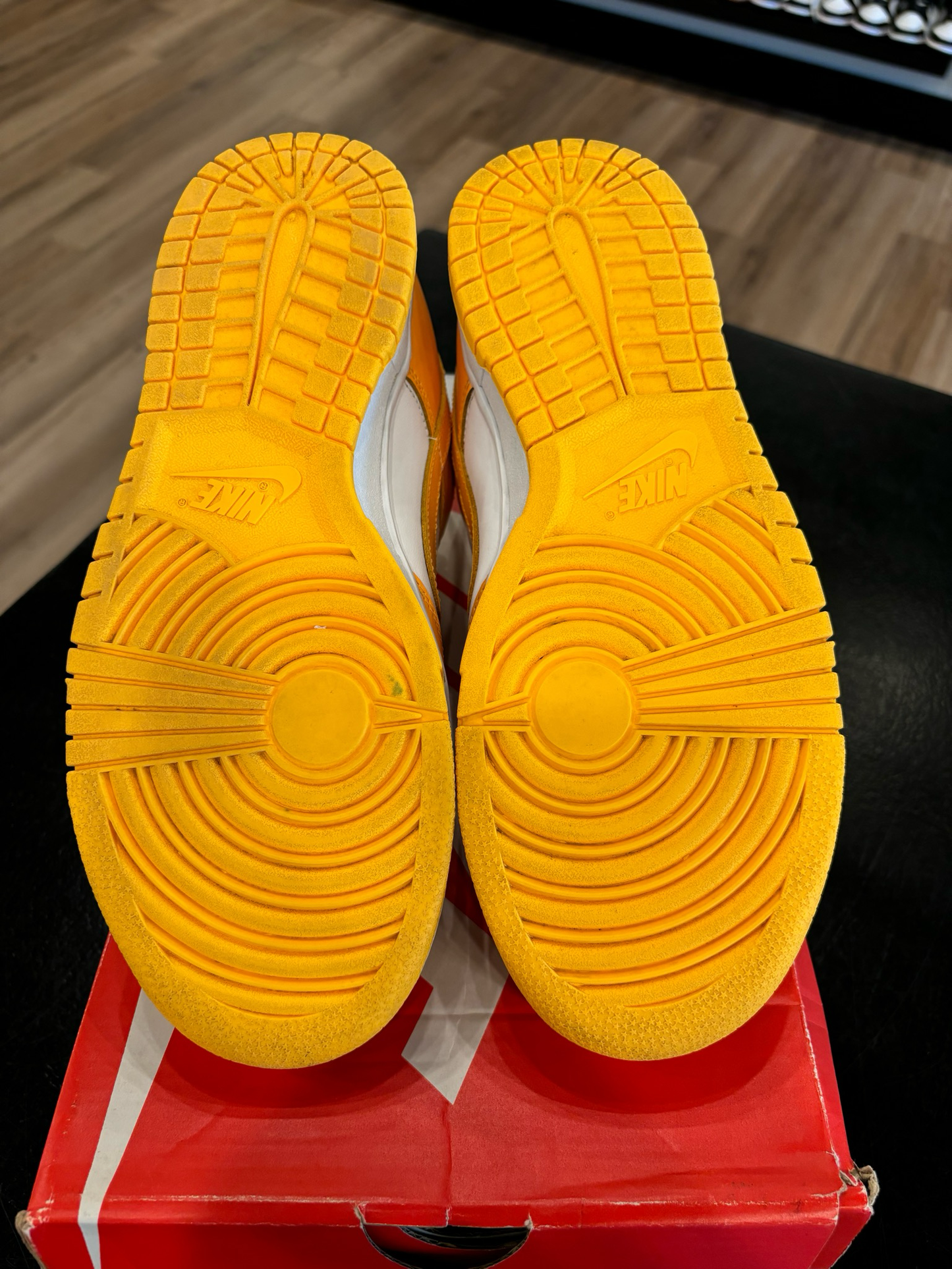 Nike Dunk Low Laser Orange Size 8.5 (10W) Pre-Owned