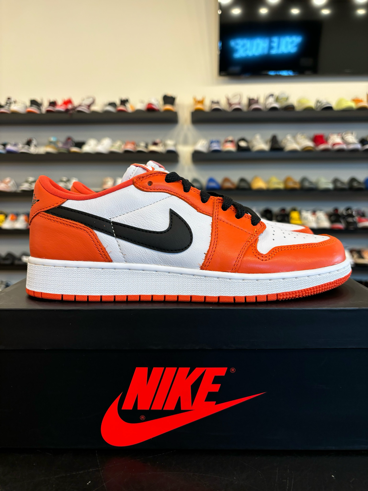 Jordan 1 Low Starfish Size 6.5Y (8W) Brand New