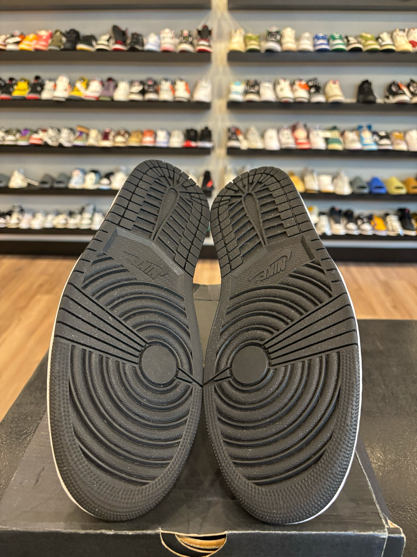 Jordan 1 Mid Cardinal Curry Size 11.5 Pre-Owned