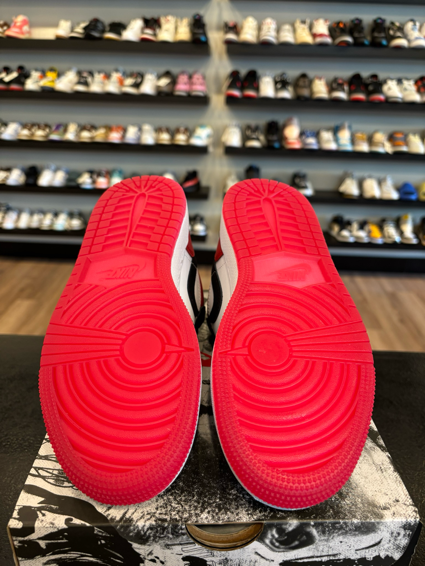 Jordan 1 Low Black Toe 2025 Size 6.5Y (8W) Brand New