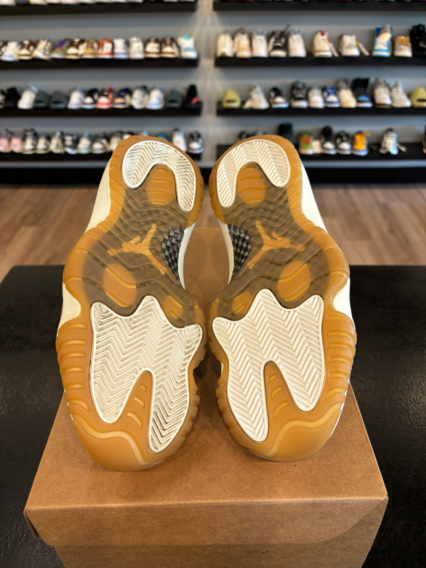 Jordan 11 Neutral Olive Size 6Y (7.5W) Pre-Owned (No Box) (A)