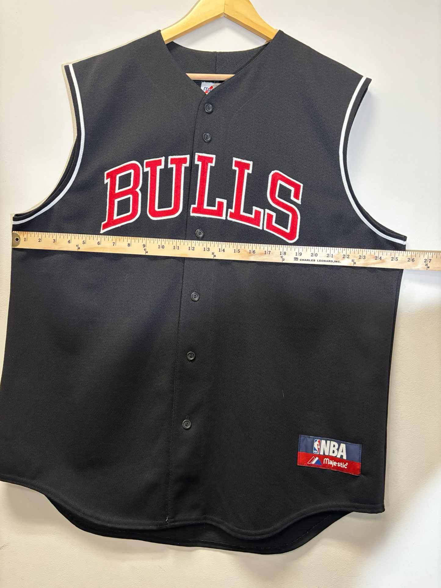 Chicago Bulls Majestic Sleeveless Jersey Size XL Vintage