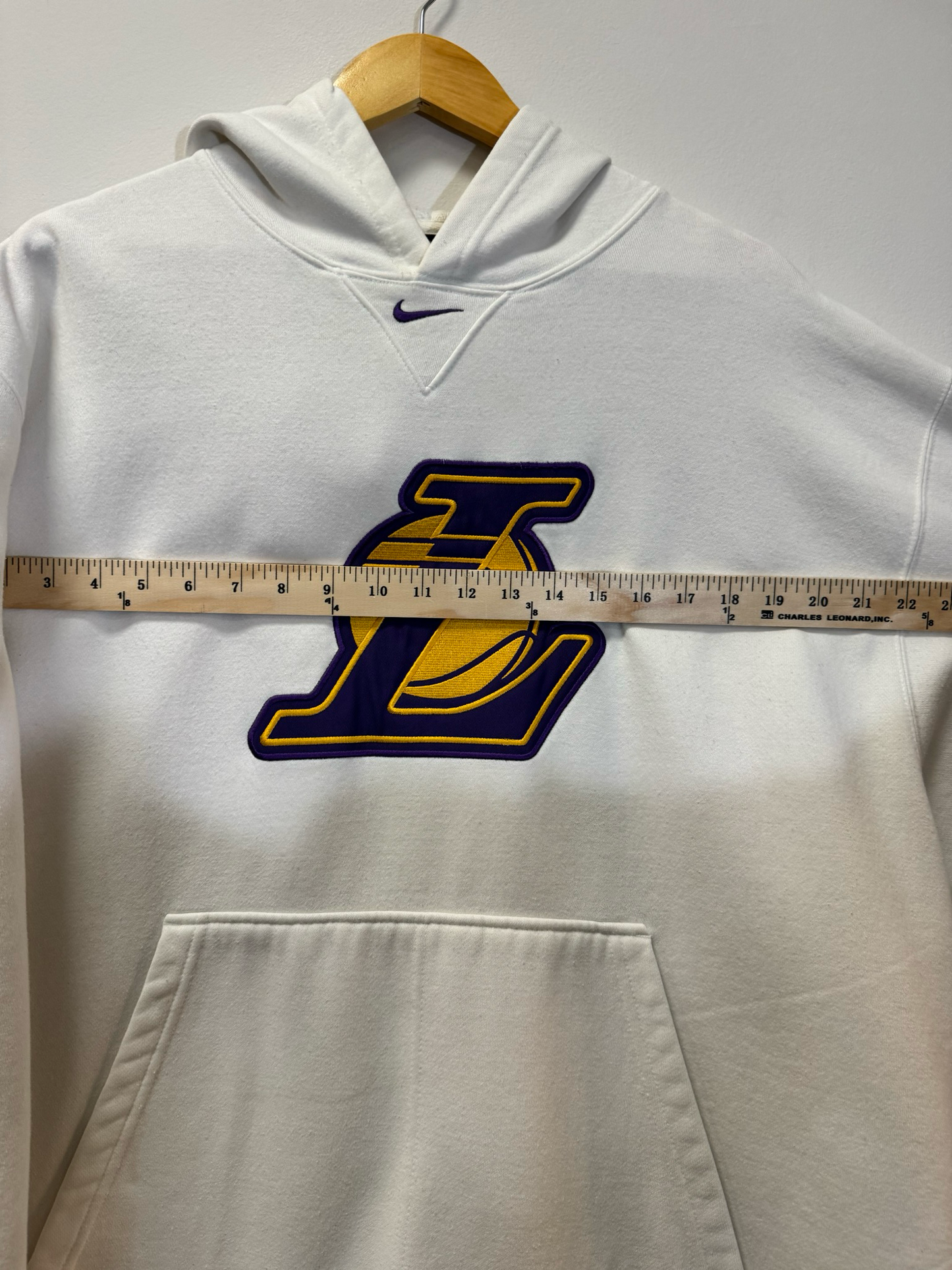 Nike Center Swoosh Lakers White Size Large Vintage