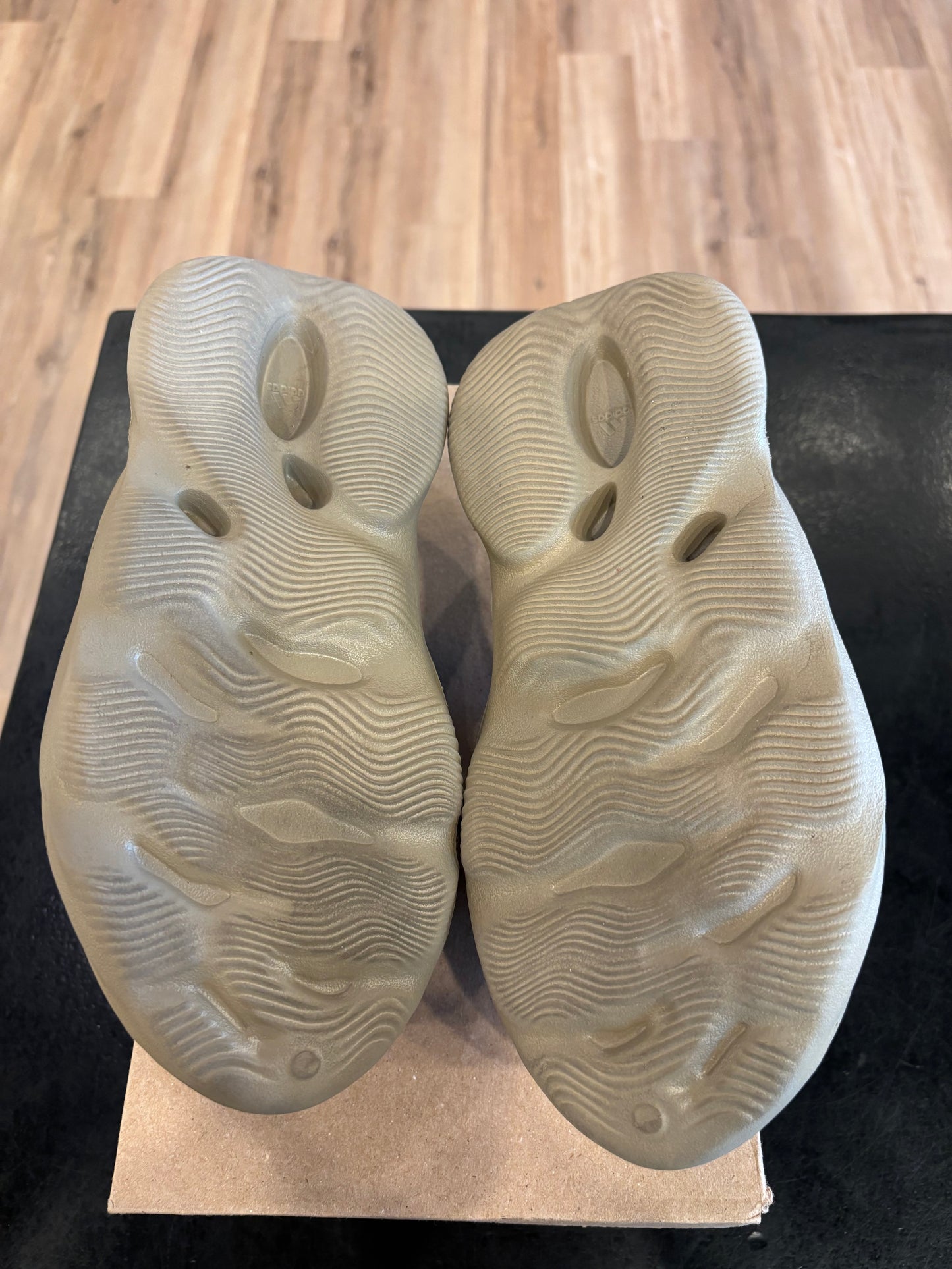 Yeezy Foam Rnnr Sand Size 8 Pre-Owned