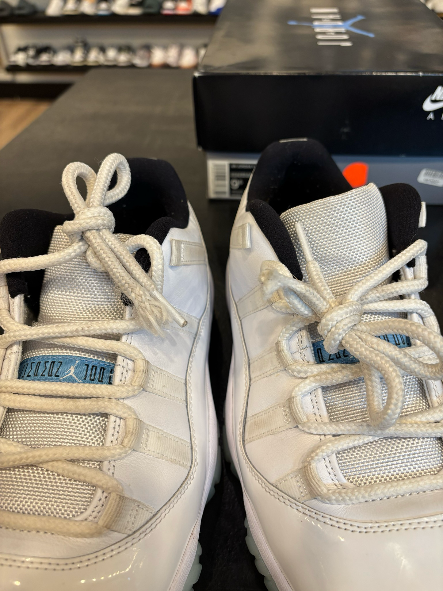 Jordan 11 Low Legend Blue Size 9.5 Pre-Owned