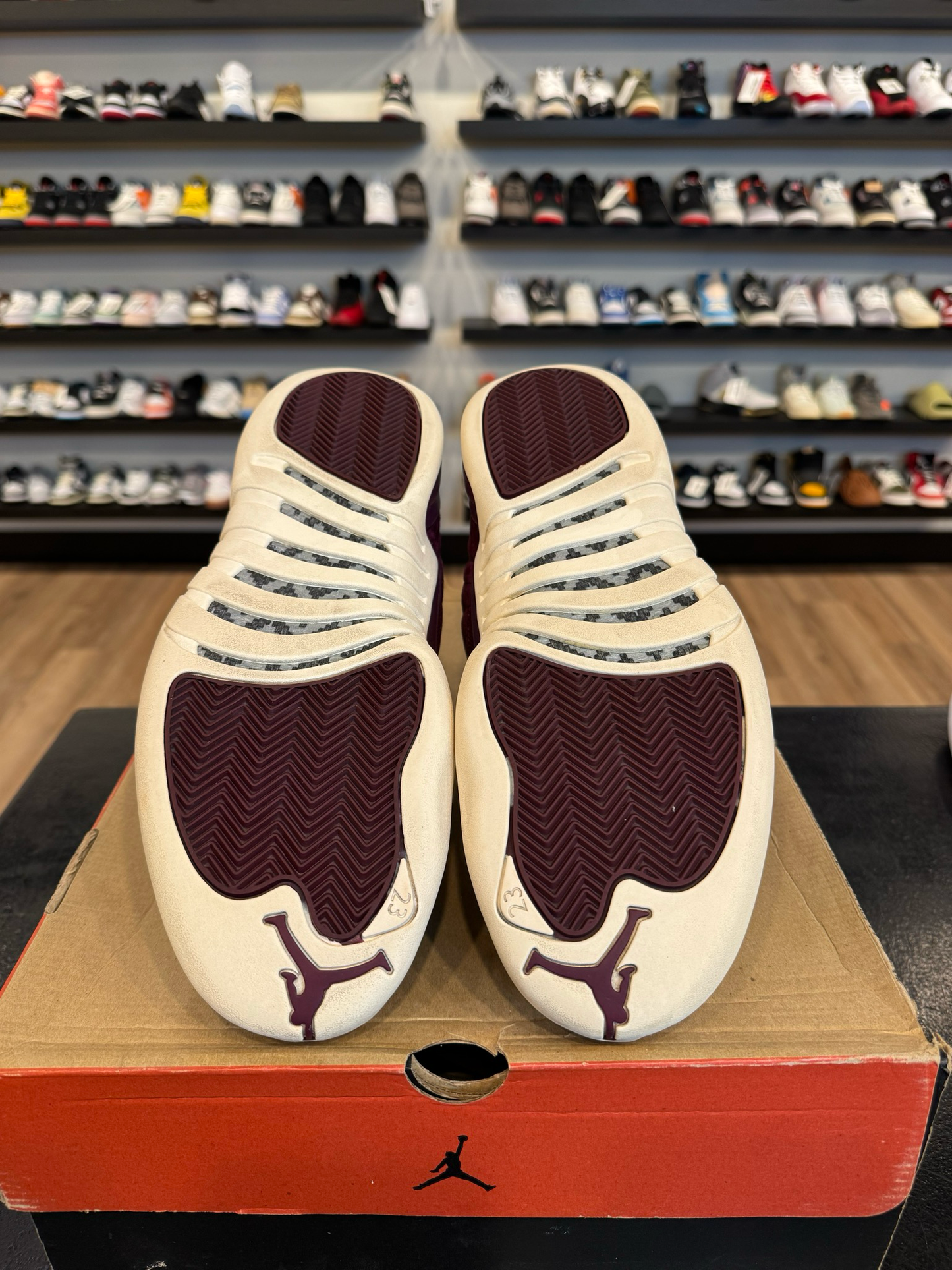 Jordan 12 Bordeaux Size 10.5 Pre-Owned