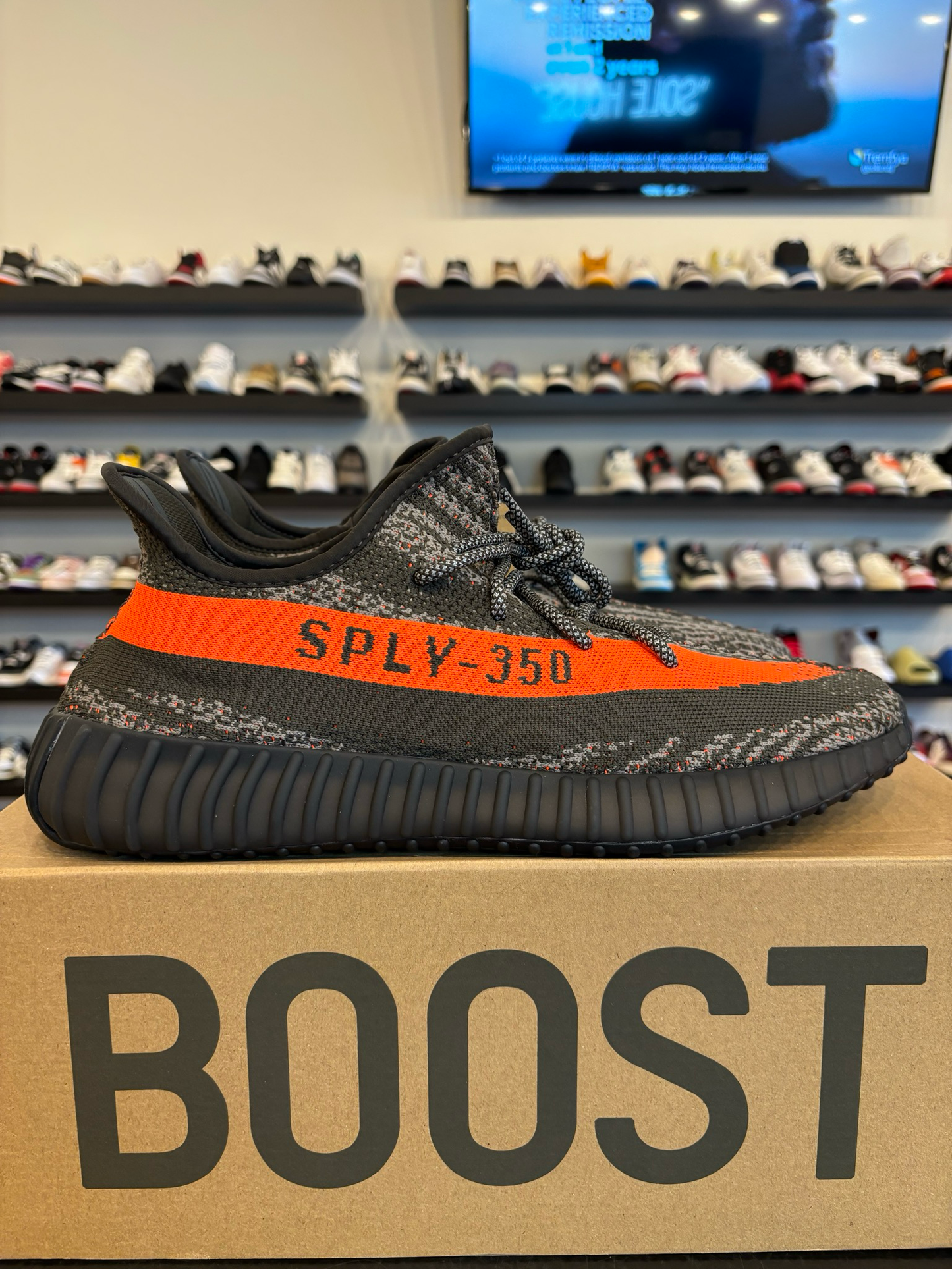 Yeezy 350 V2 Carbon Beluga Size 13.5 Brand New
