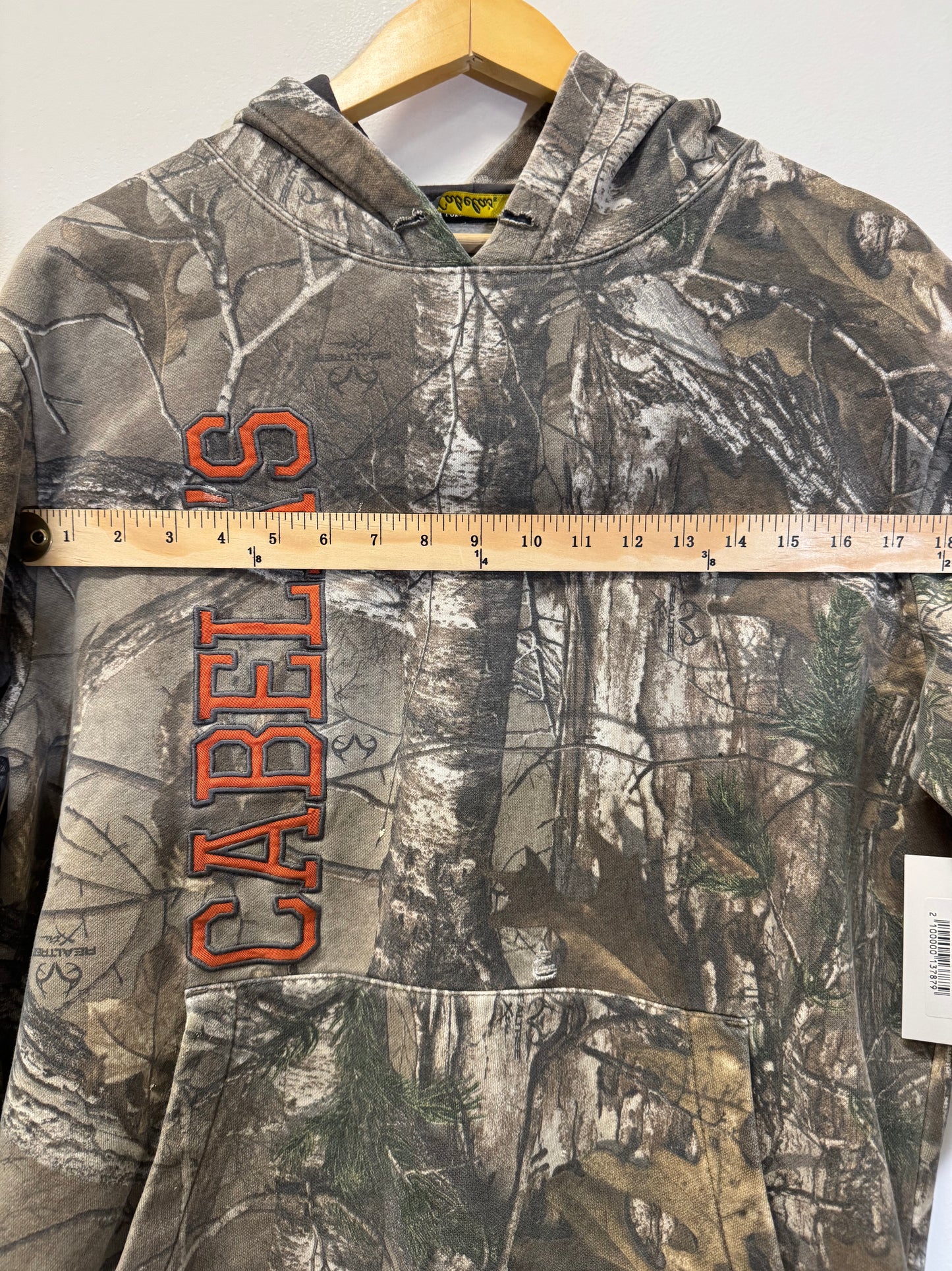 Camo Cabellas Hoodie Size Medium Vintage