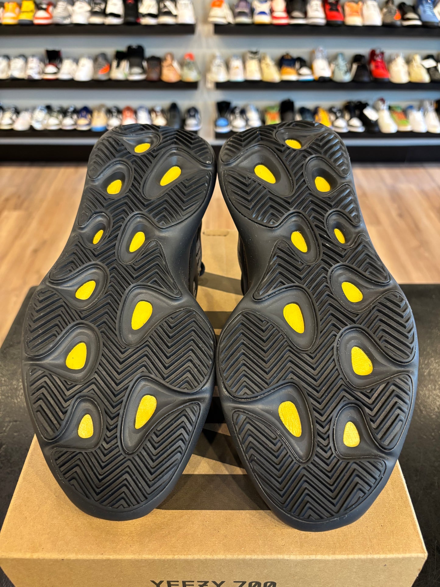 Yeezy 700 V3 Alvah Black Size 10 Pre-Owned