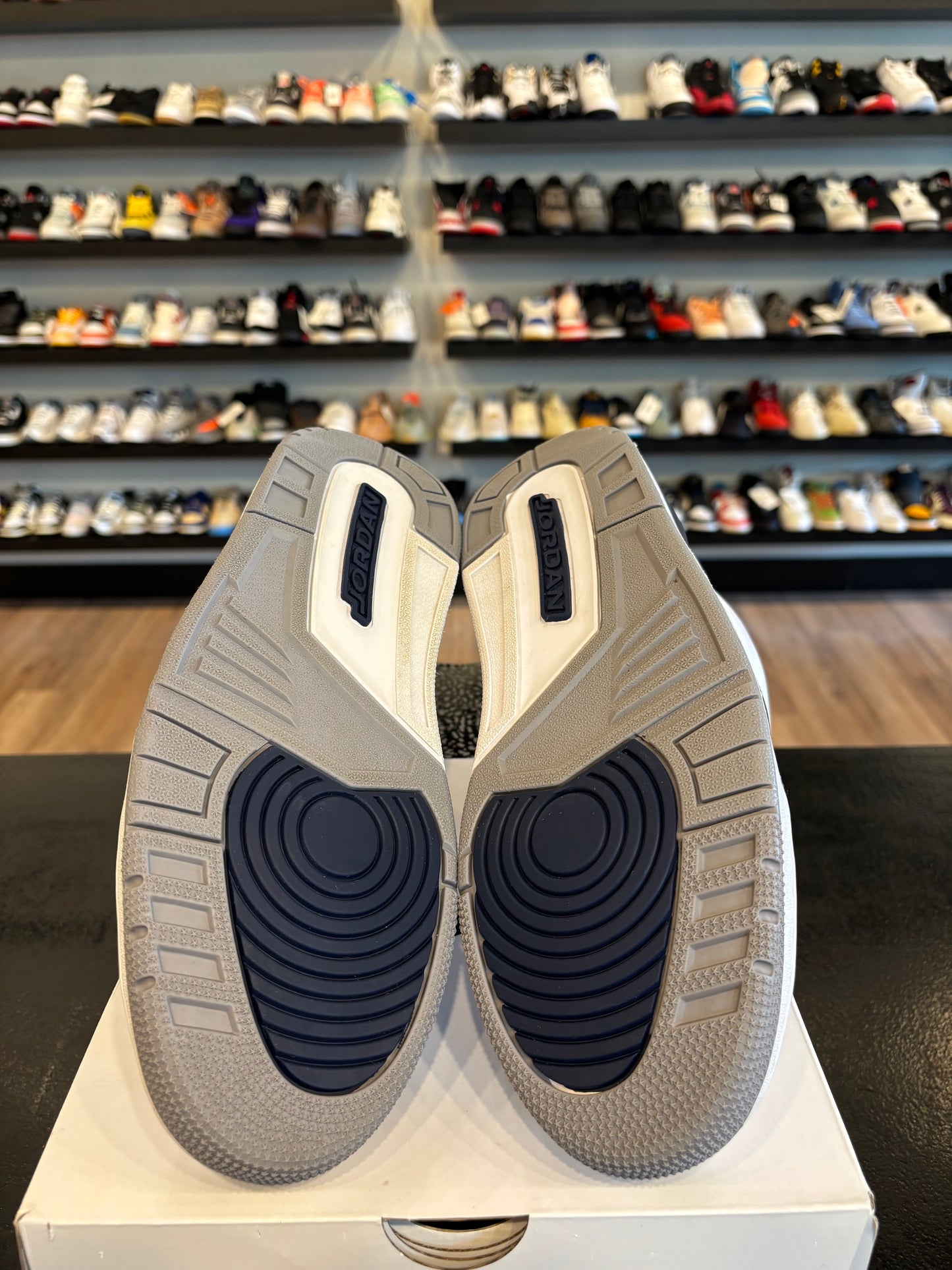 Jordan 3 Navy Size 10 Pre-Owned