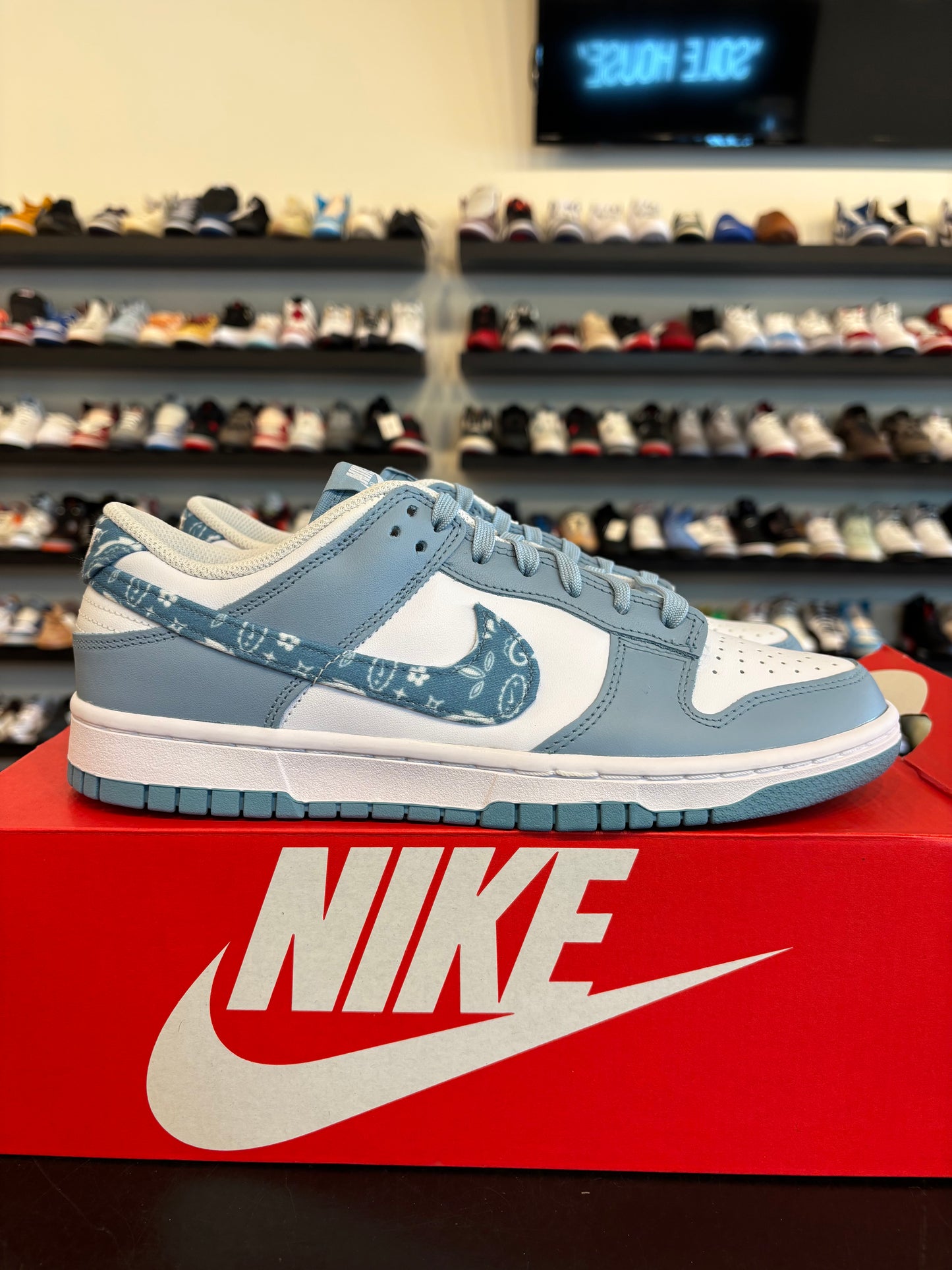 Nike Dunk Low Blue Paisley Size 8.5 (10W) Brand New