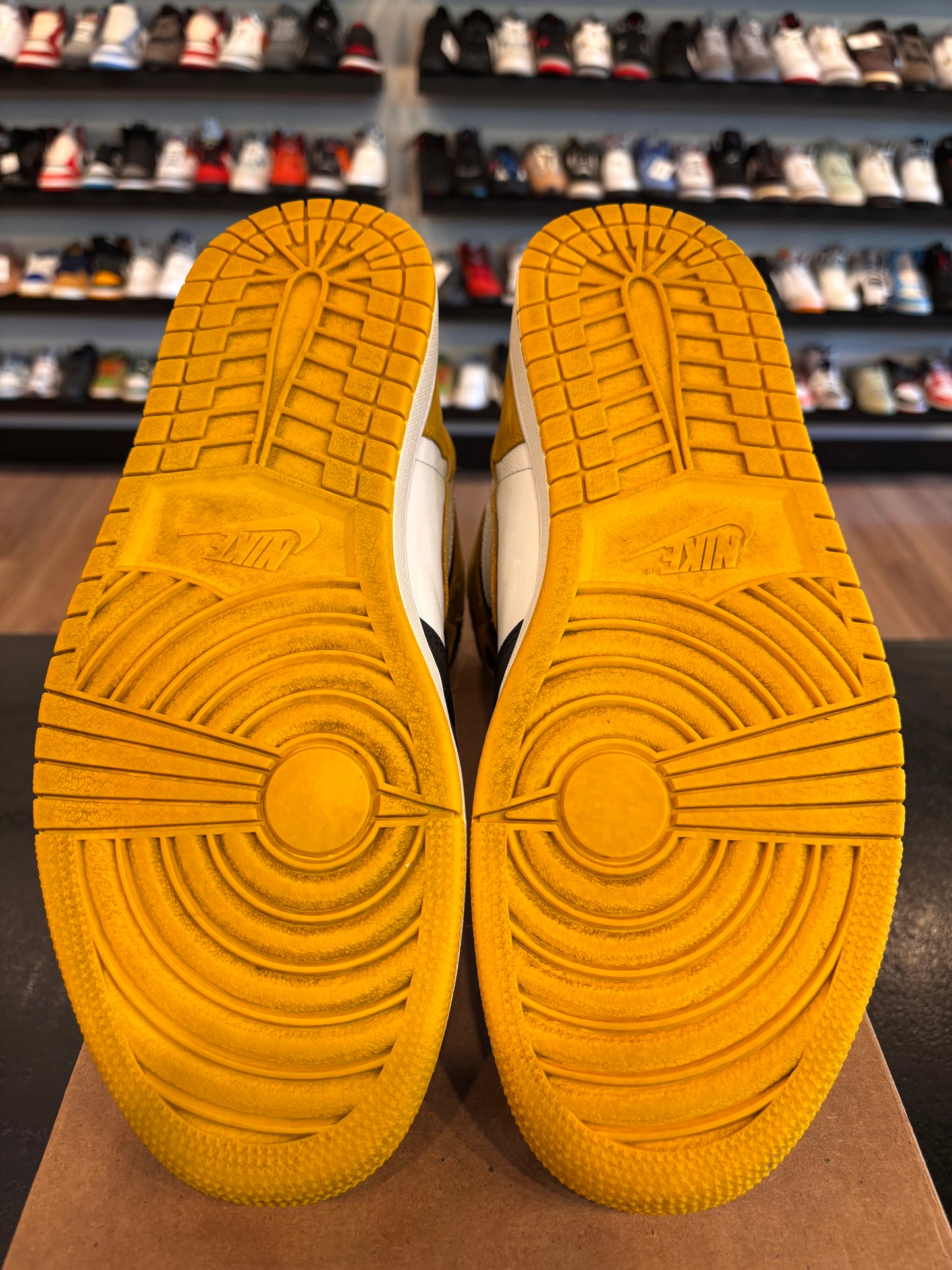 Jordan 1 Yellow Ochre Size 11.5 Pre-Owned (No Box)