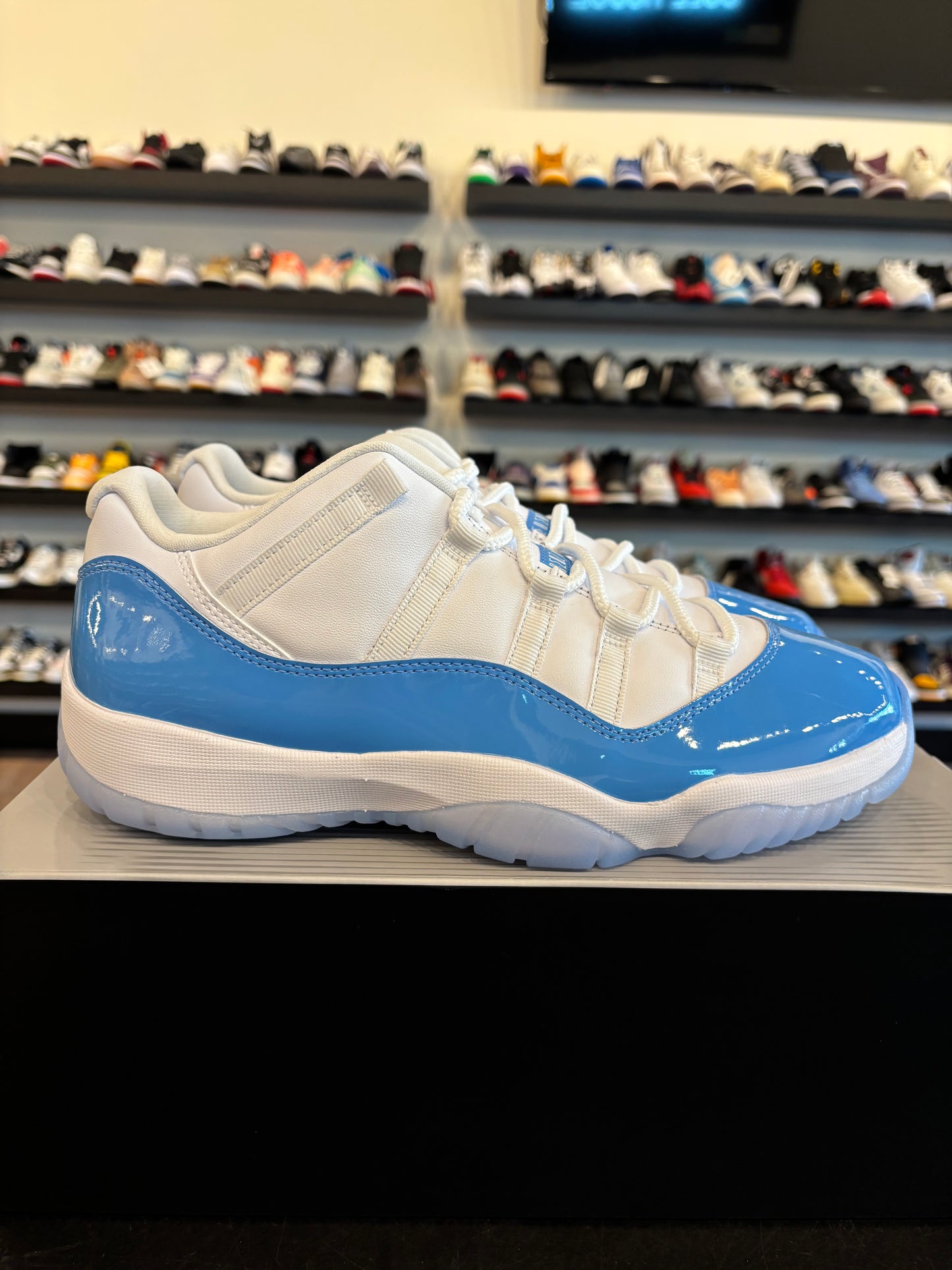 Jordan 11 University Blue Size 11 Brand New