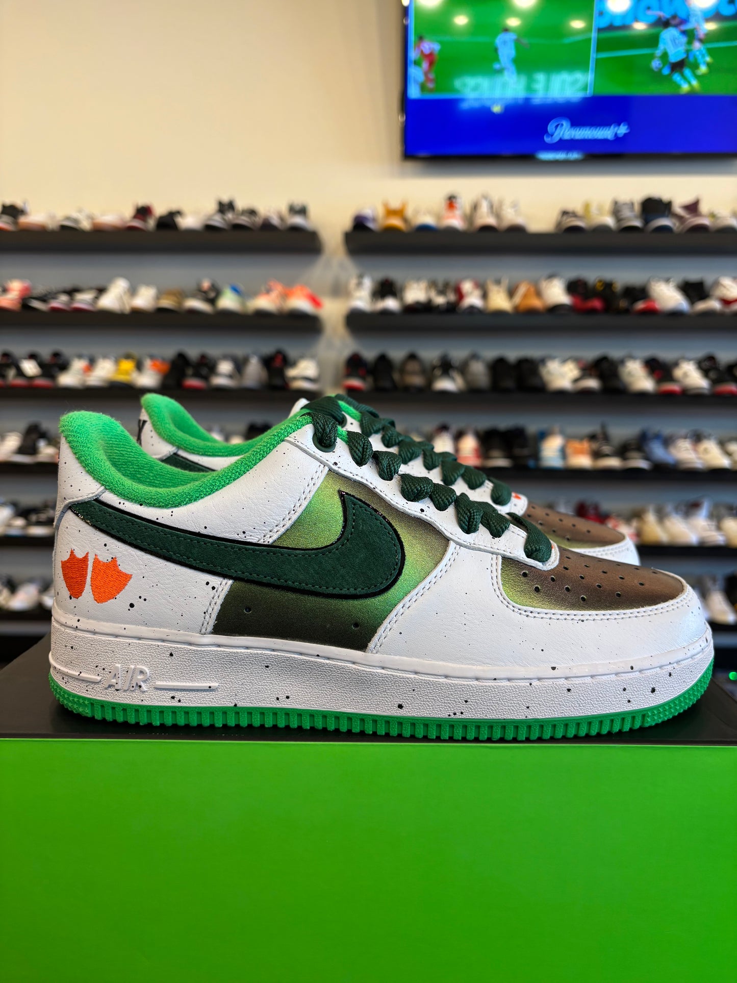 Nike Air Force 1 Low Oregon Egg Or Duck Size 8.5 Brand New