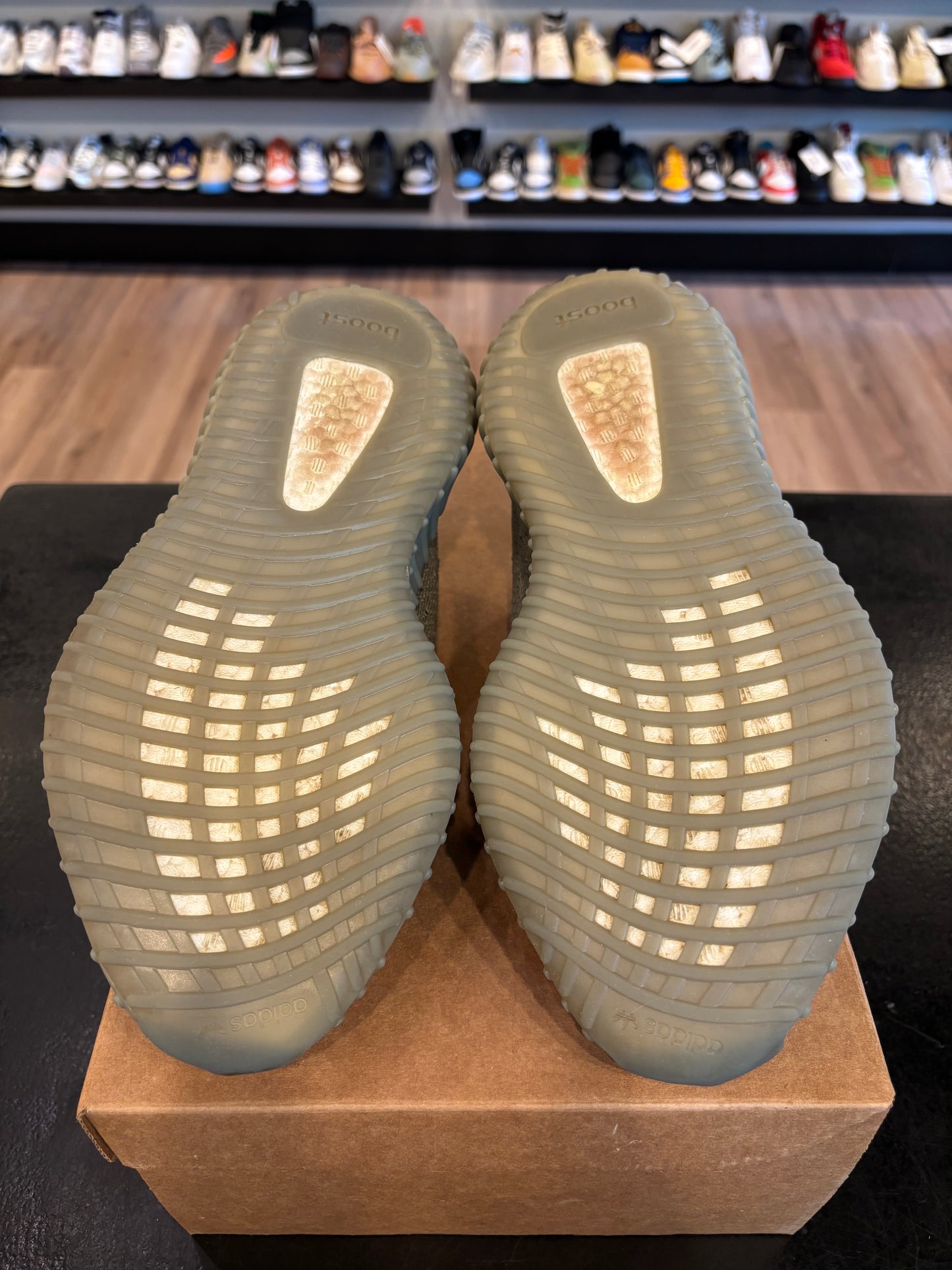 Yeezy 350 V2 Granite Size 8 Pre-Owned (No Box)