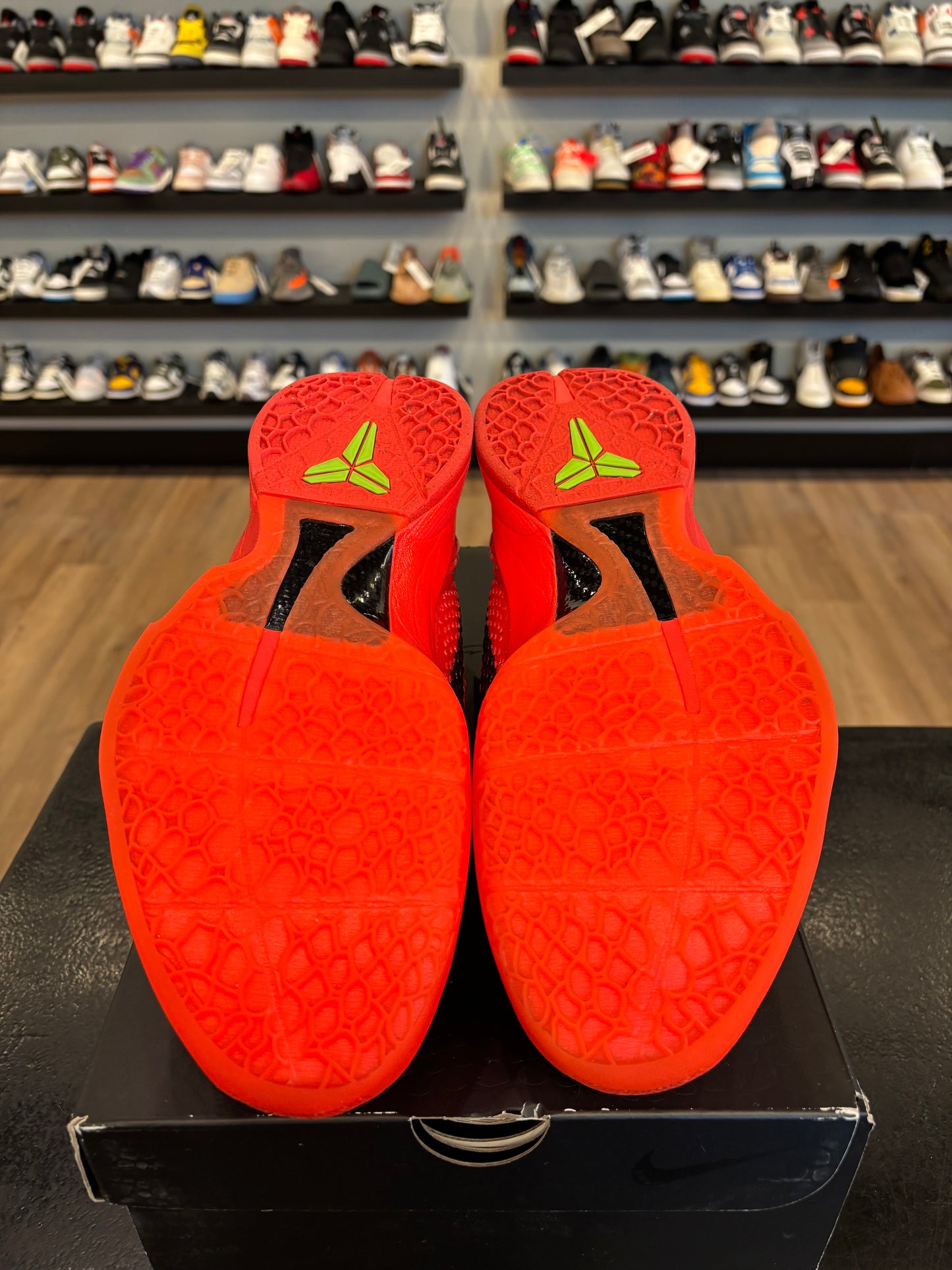 Nike Kobe 6 Protro Reverse Grinch Size 10.5 Pre-Owned
