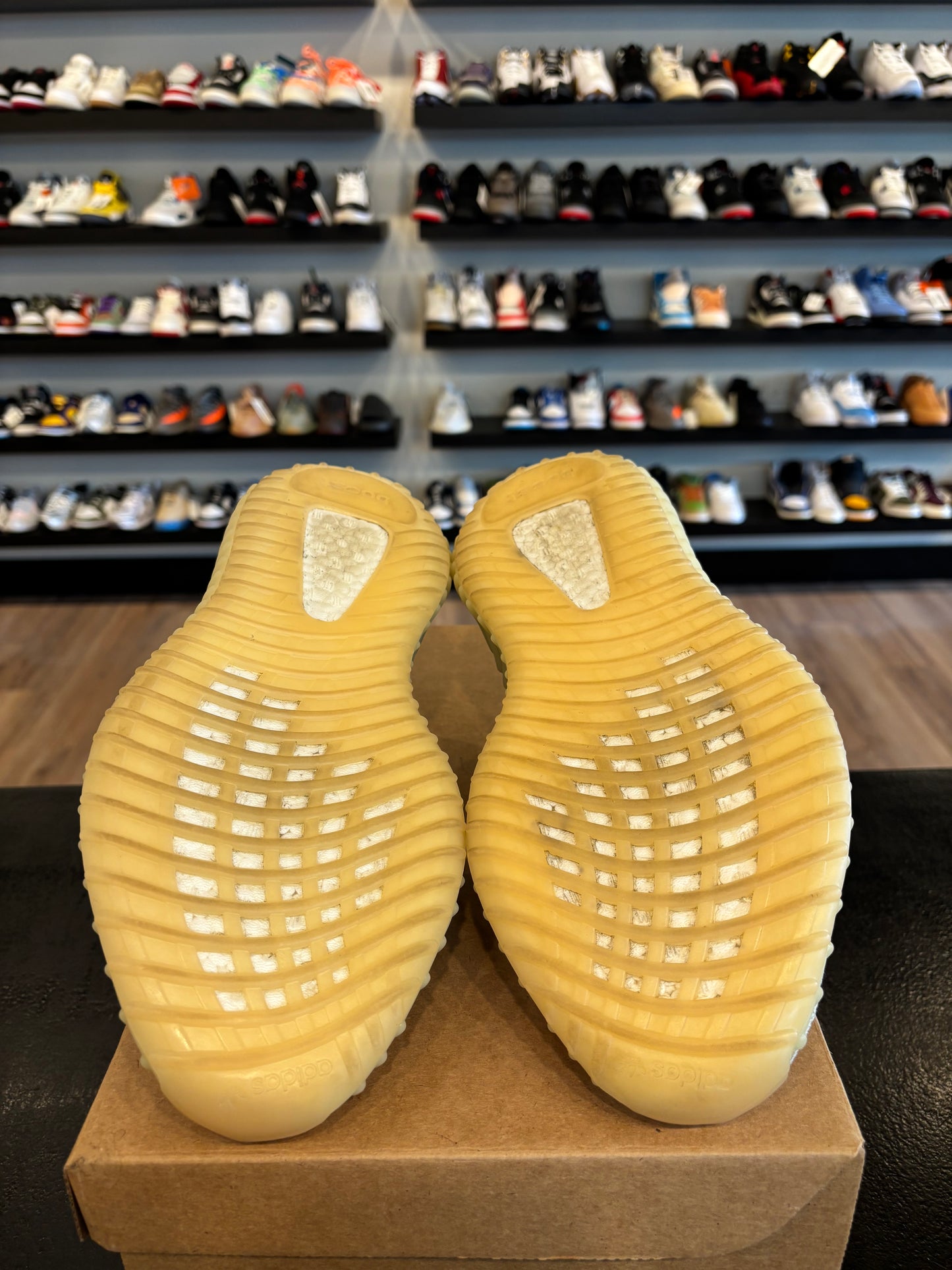 Yeezy 350 V2 Light Size 10 Pre-Owned (No Box)