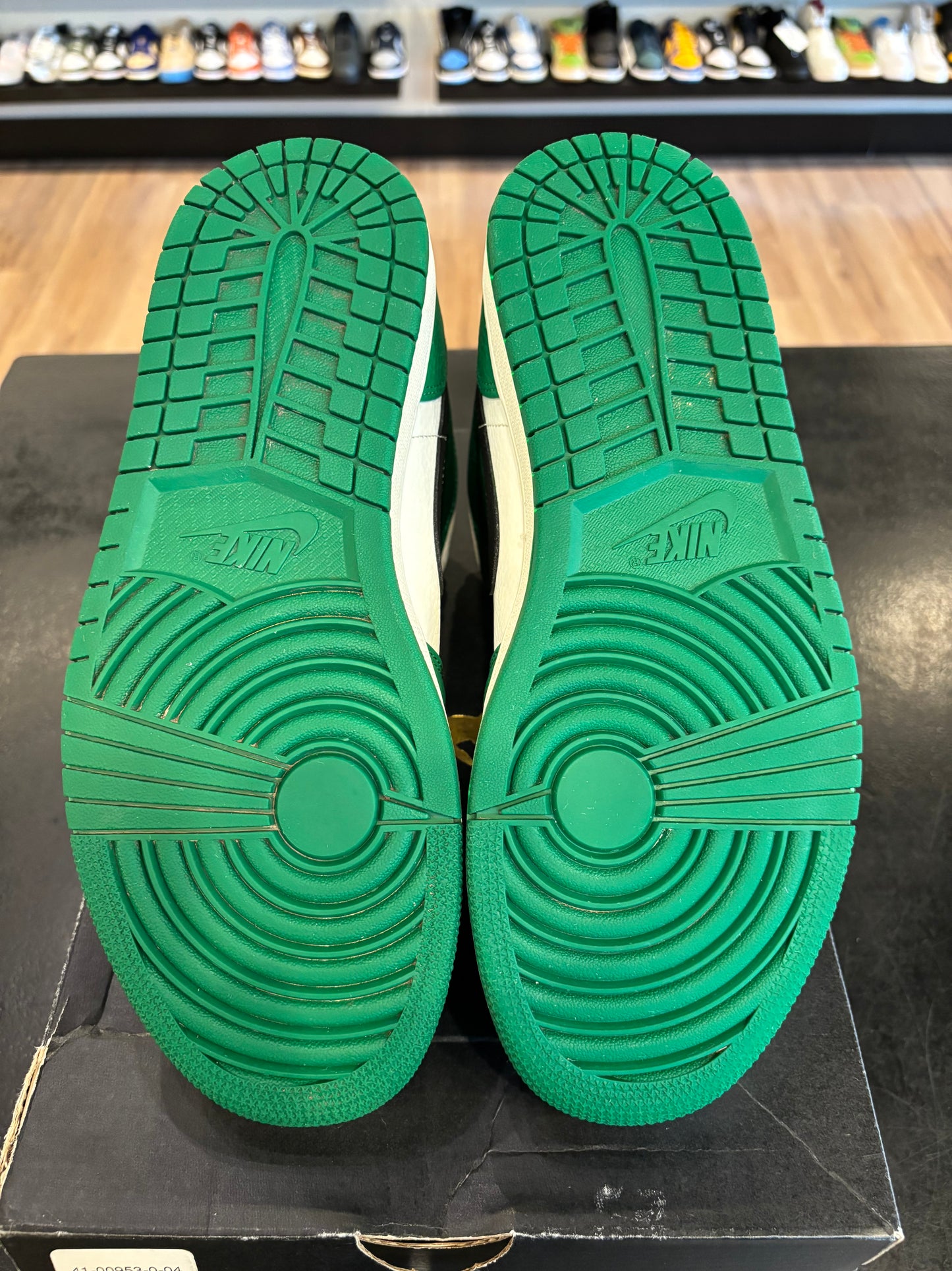 Jordan 1 Mid Pine Green Size 9.5 Pre-Owned