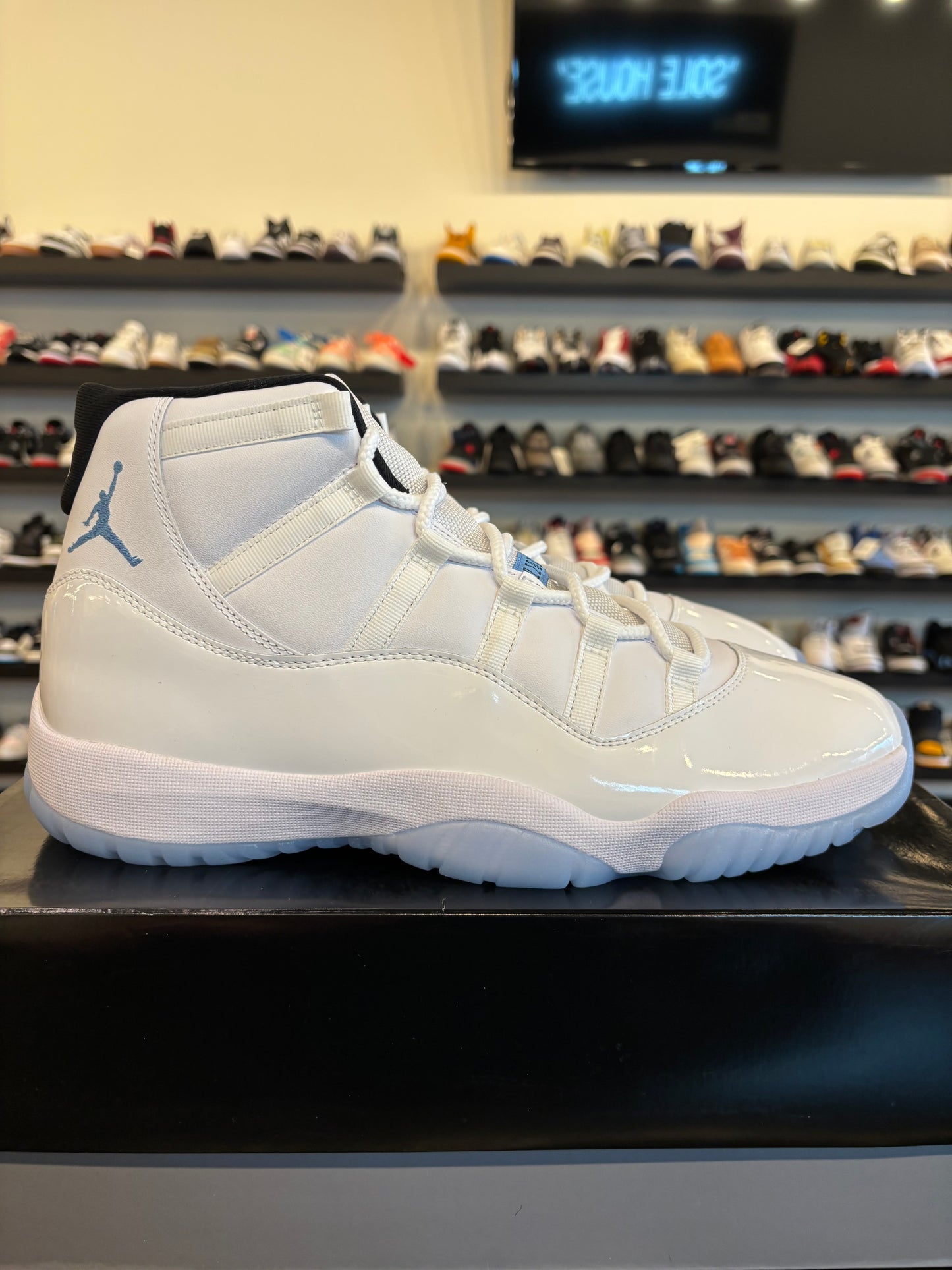 Jordan 11 Legend Blue 2024 Size 13 Brand New