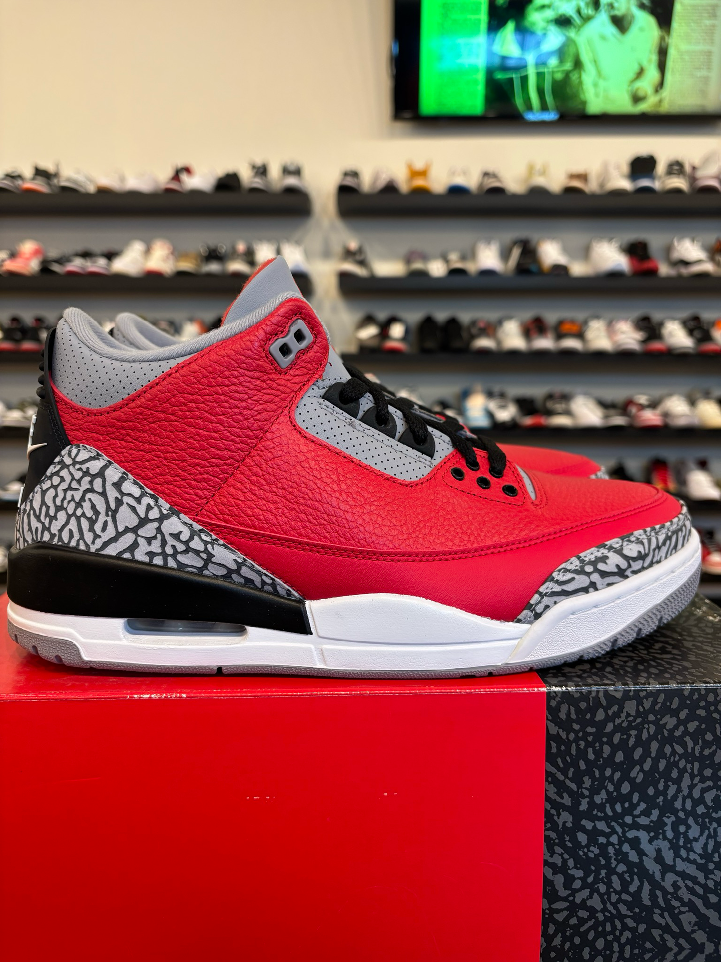Jordan 3 Unite Chicago Size 10 Brand New