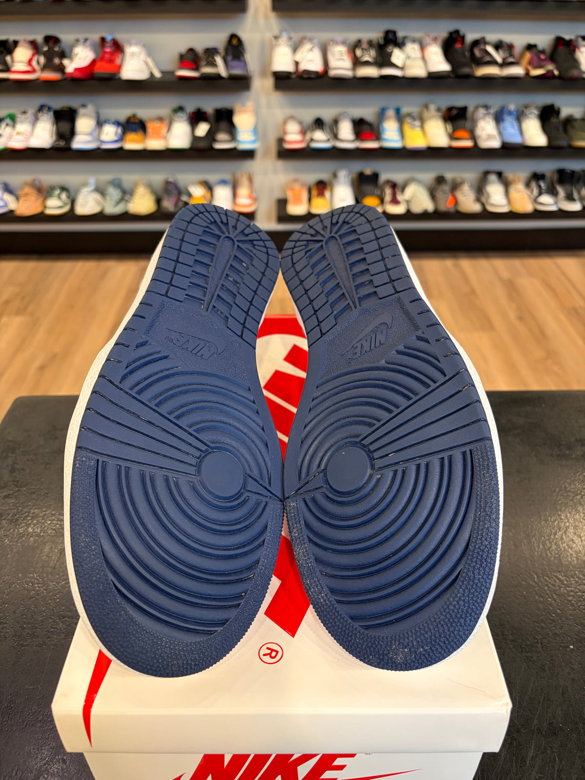 Jordan 1 Low '85 Metallic Navy Size 13 Pre-Owned
