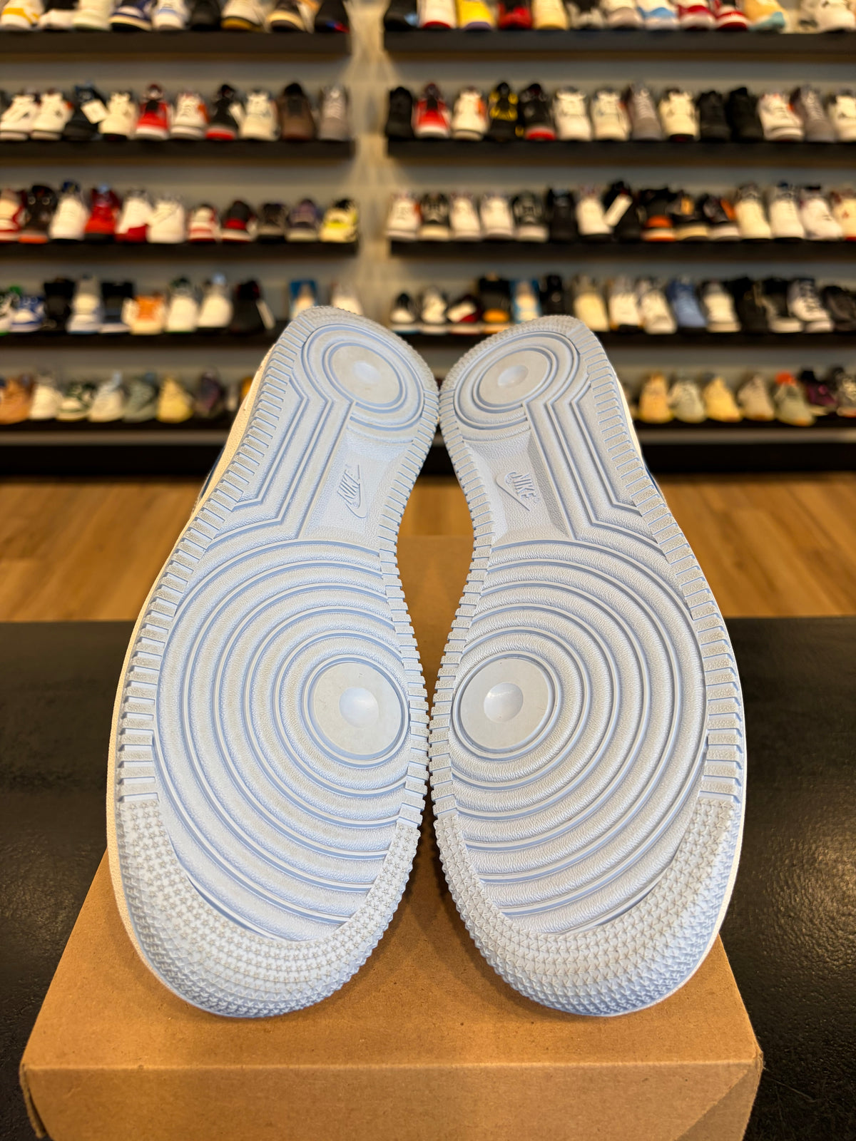 Nike Air Force 1 Low Blue Patent Size 10.5 Pre-Owned (No Box)