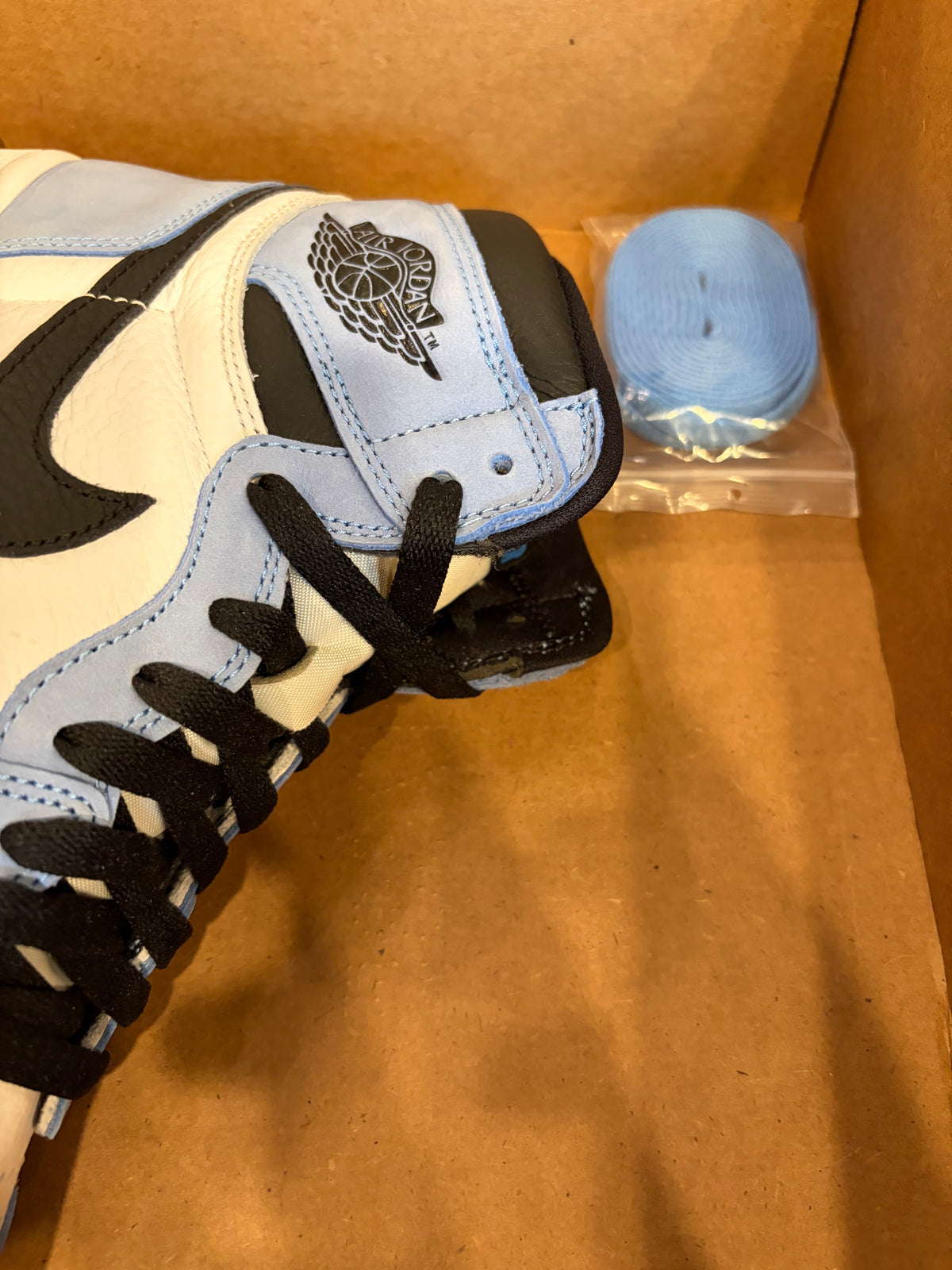 Jordan 1 University Blue Size 9 Pre-Owned (No Box)
