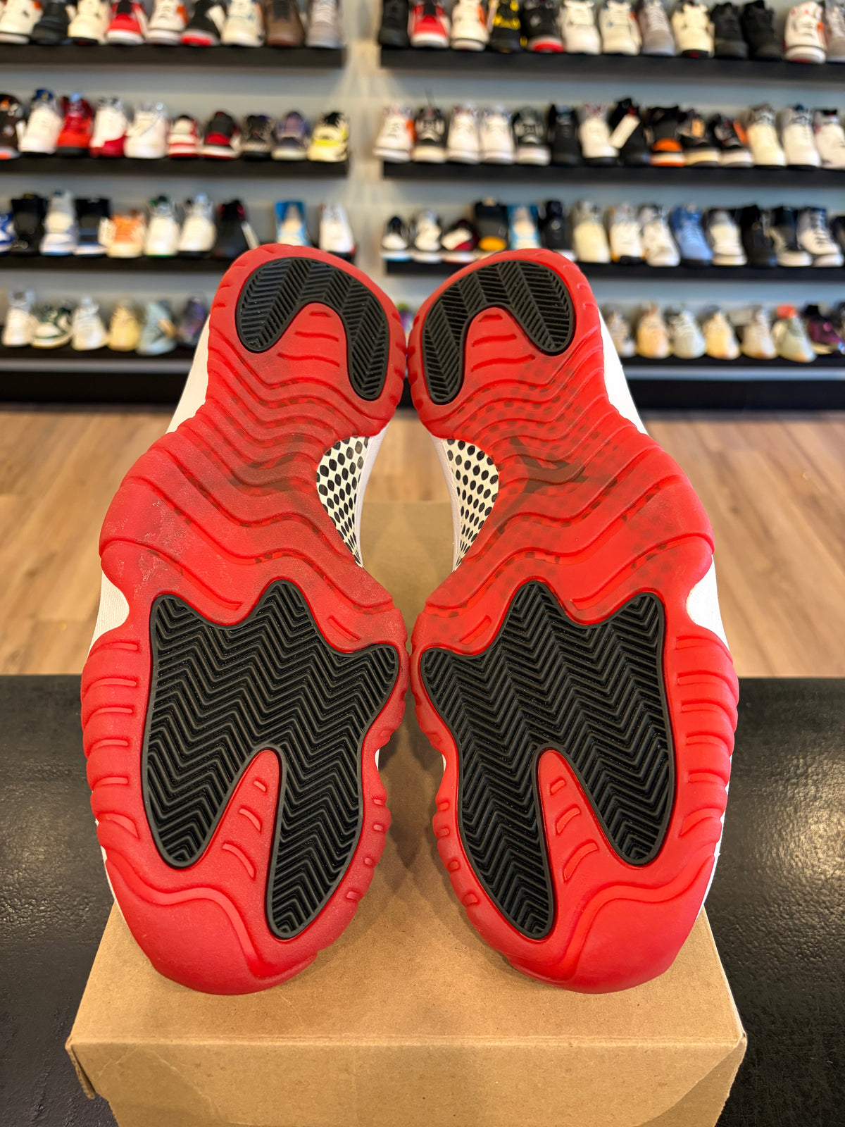 Jordan 11 Bred 2019 Size 9.5 Pre-Owned (No Box)