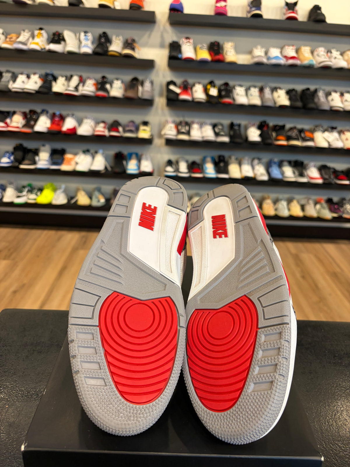 Jordan 3 Fire Red 2022 Size 9.5 Pre-Owned