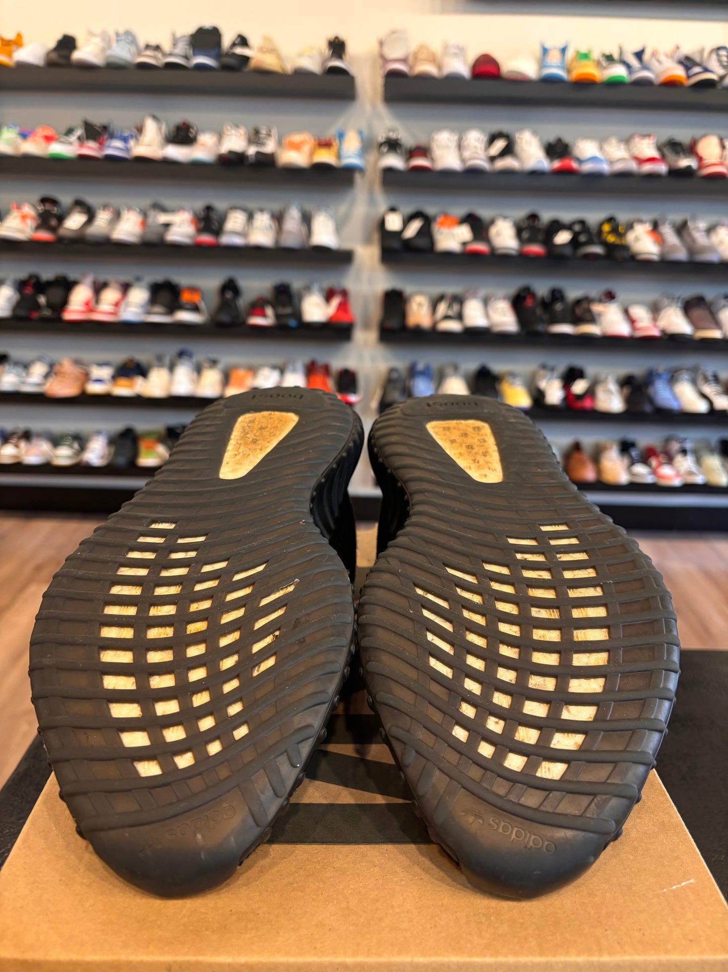 Yeezy 350 V2 Bred Size 10.5 Pre-Owned