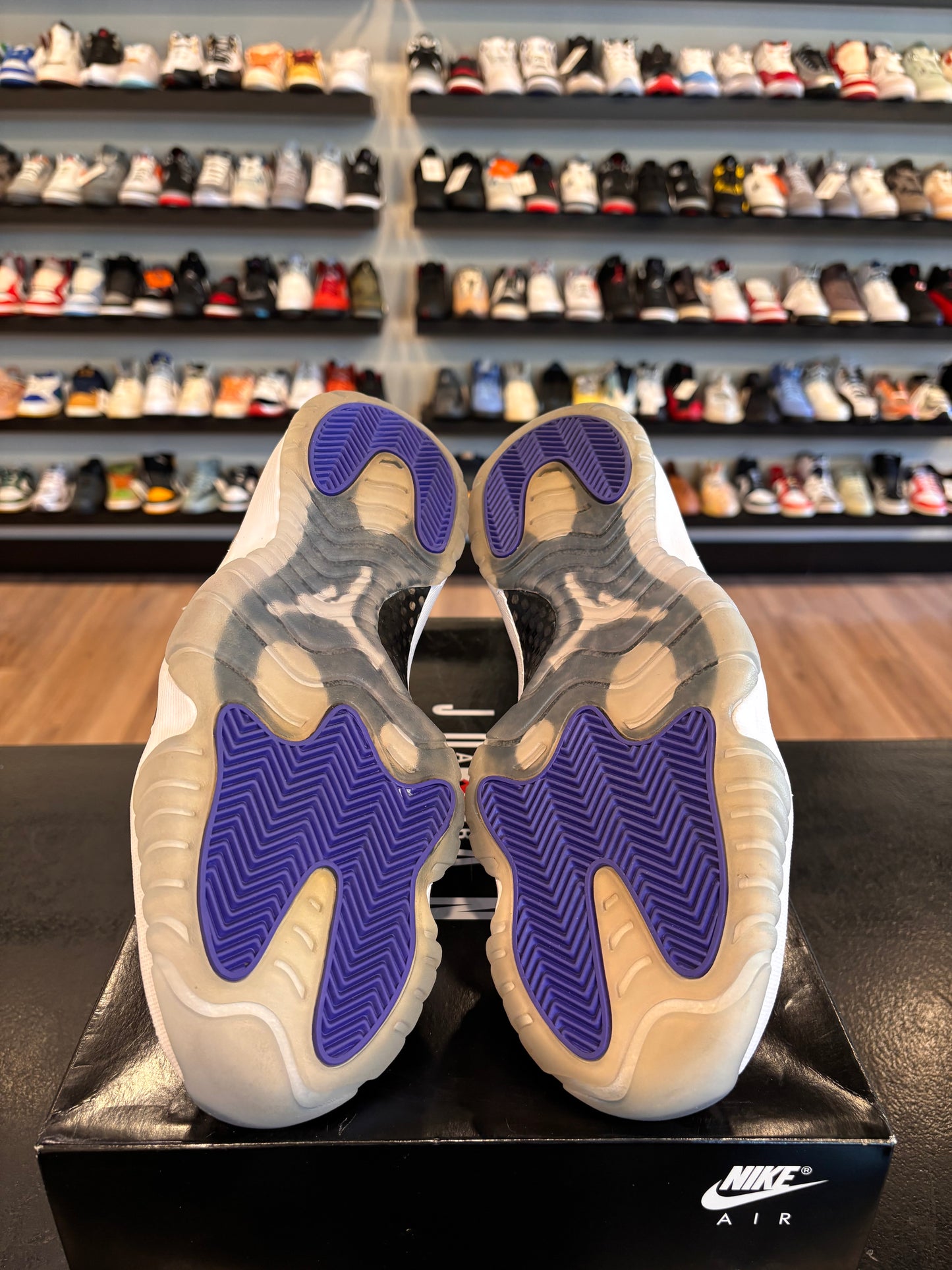 Jordan 11 Concord 2018 Size 9.5 Pre-Owned