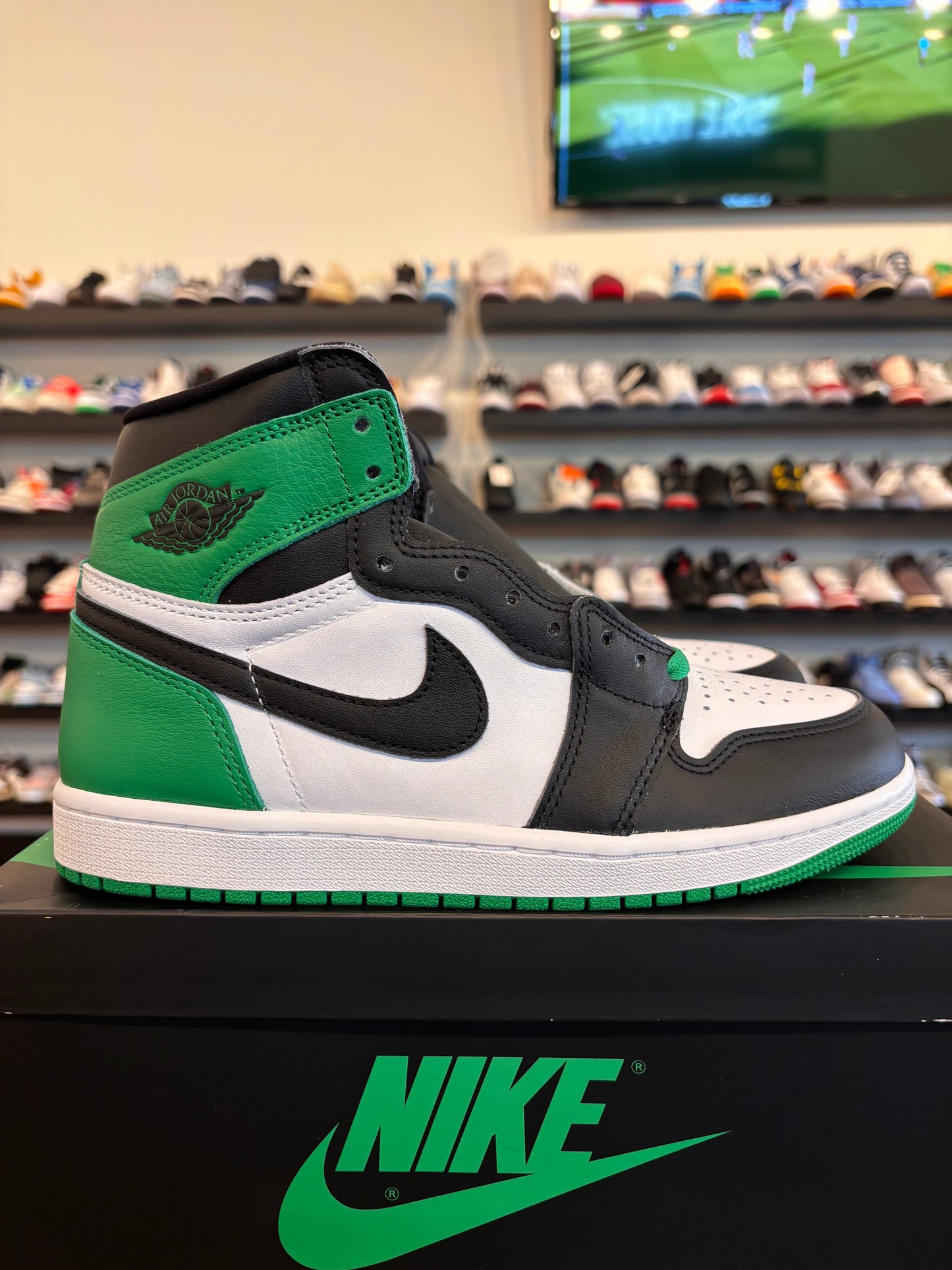 Jordan 1 Lucky Green Size 8 Brand New
