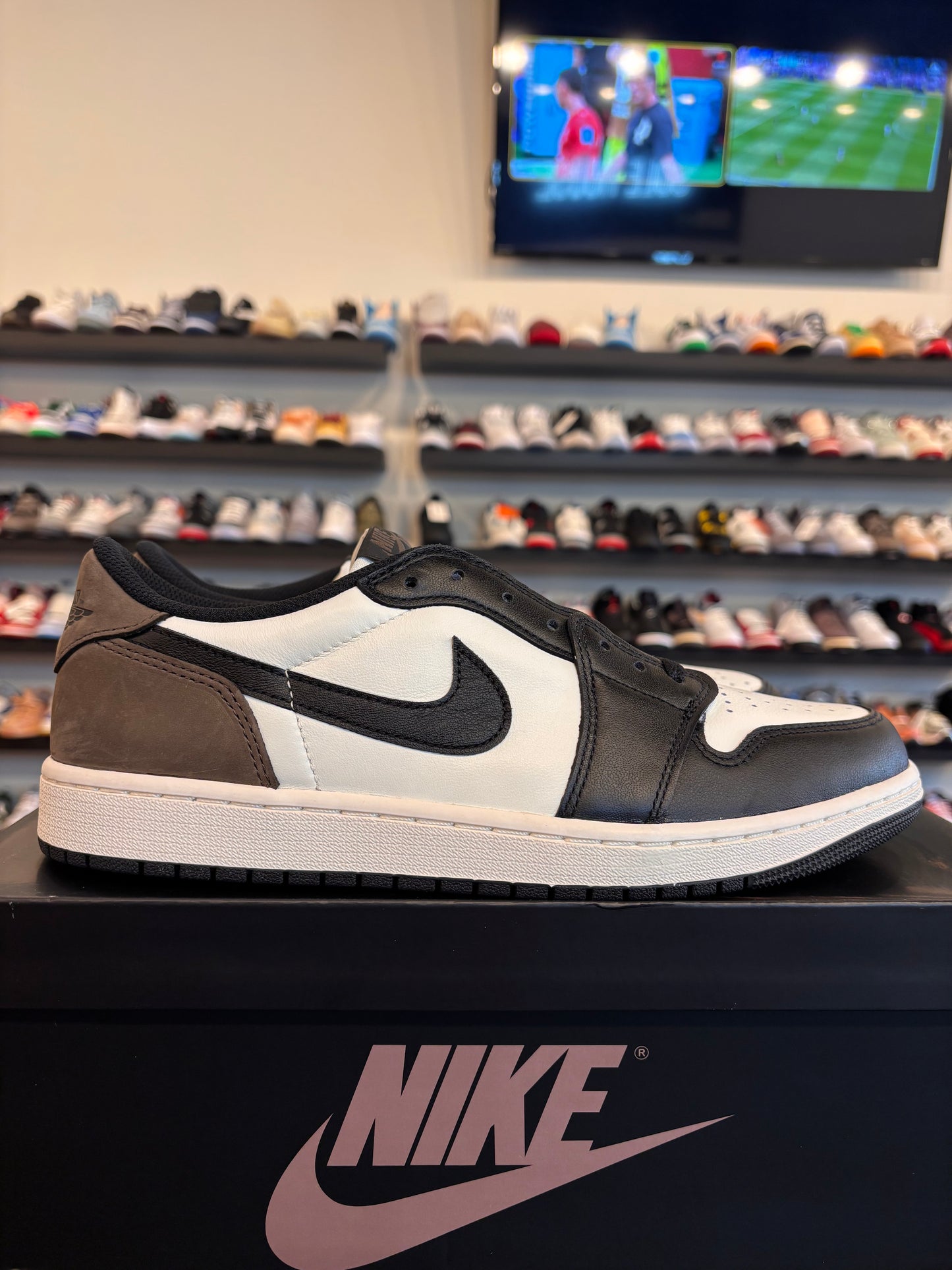 Jordan 1 Low Mocha Size 11 Brand New