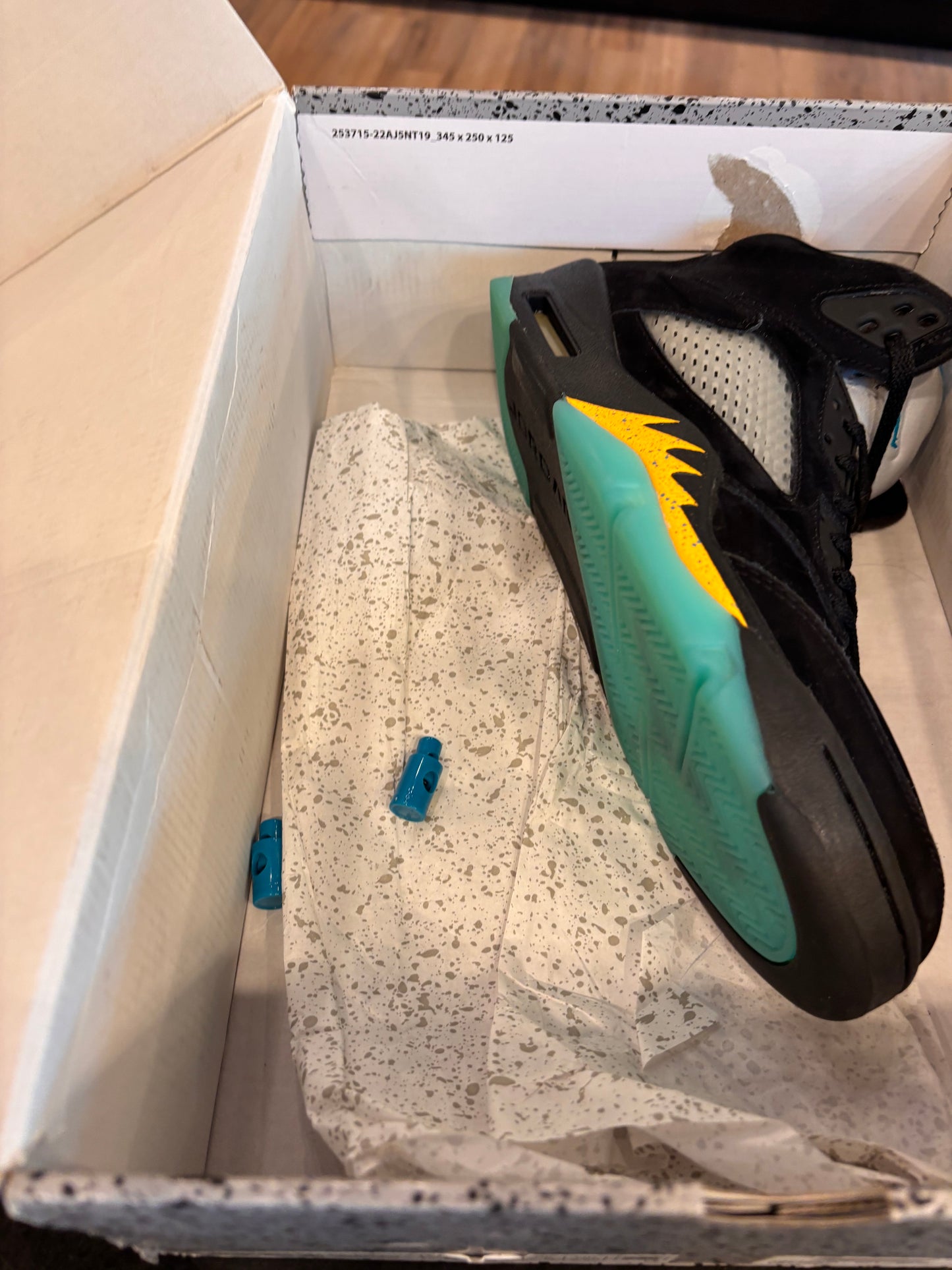 Jordan 5 Aqua Size 9 Pre-Owned