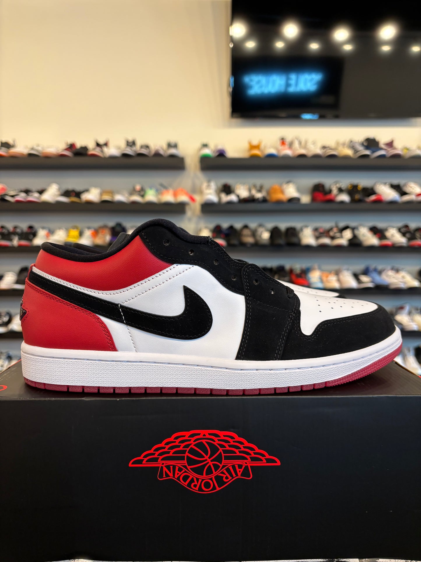 Jordan 1 Low Black Toe SE Size 11 Brand New