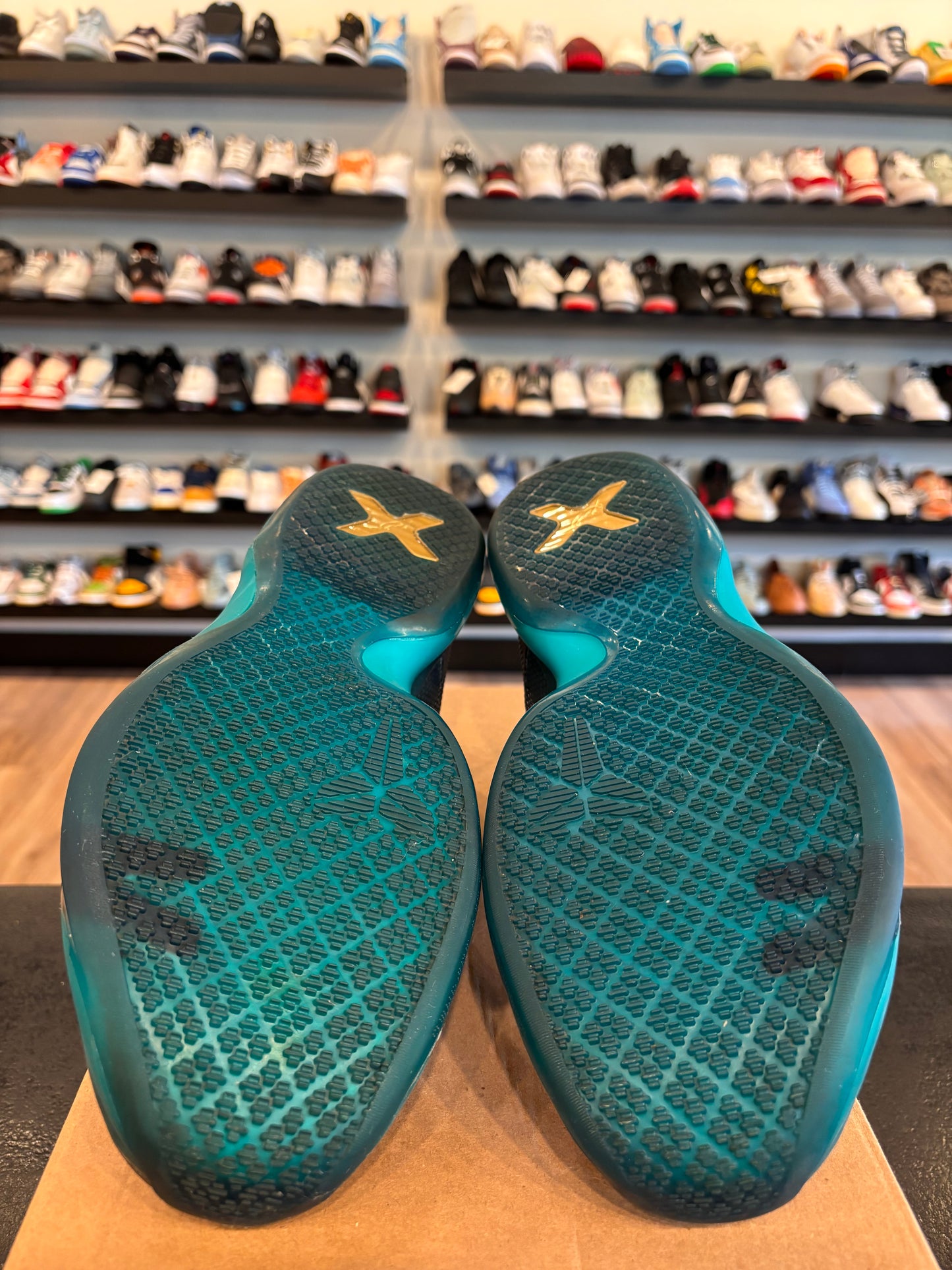 Nike Kobe 10 Low Radiant Emerald Size 11.5 Pre-Owned (No Box)