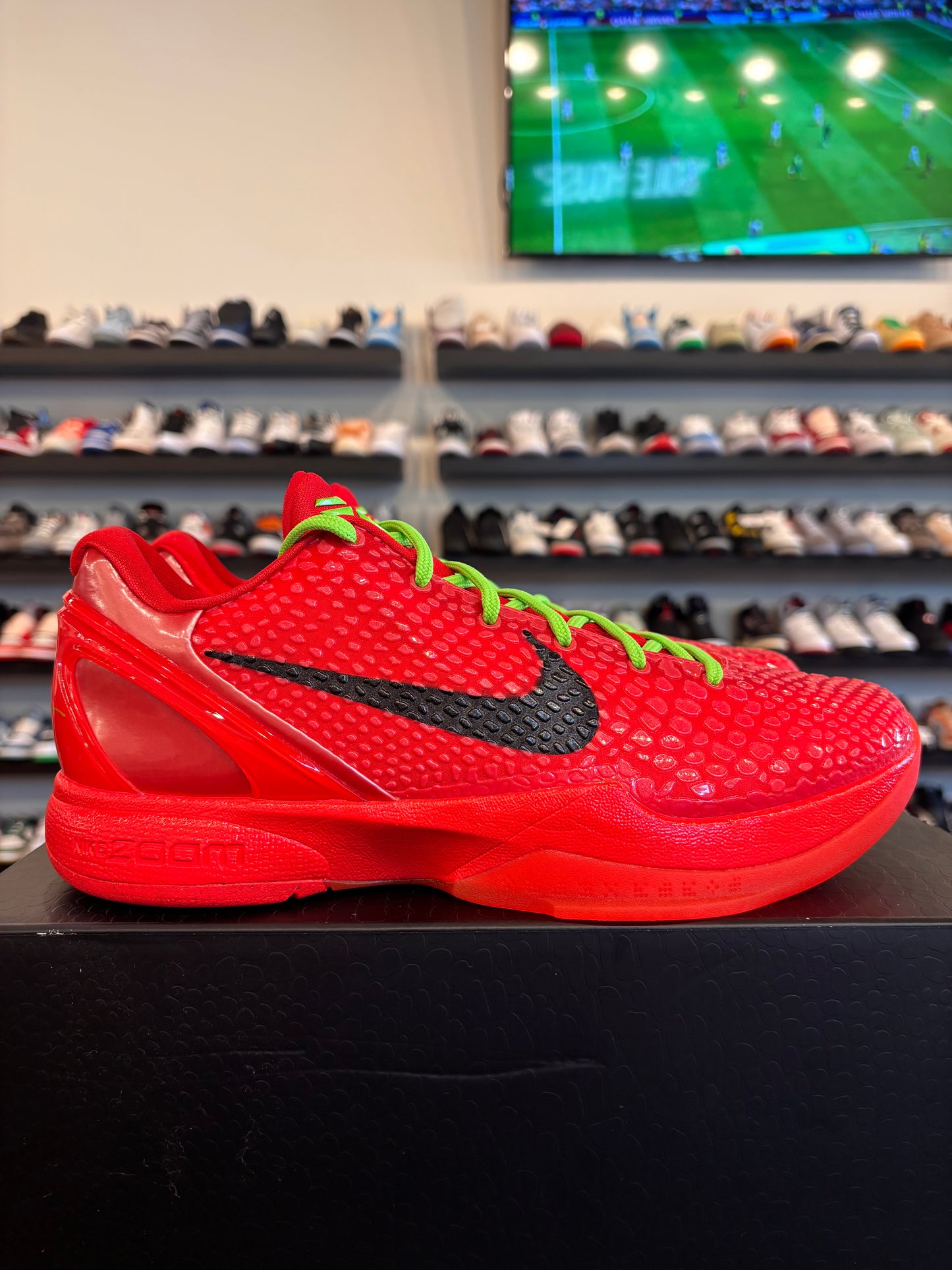 Nike Kobe 6 Protro Reverse Grinch Size 10 Brand New