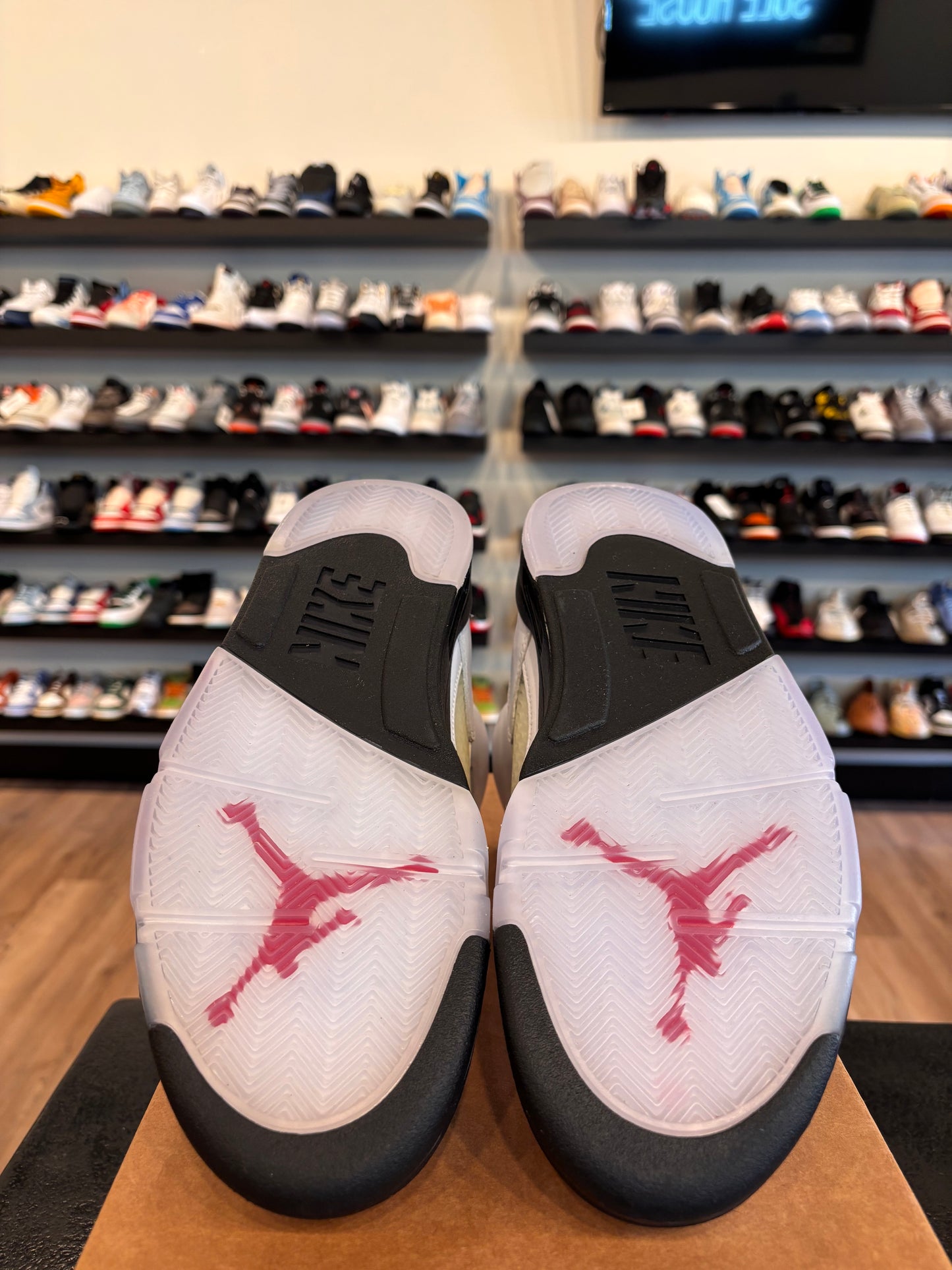 Jordan 5 Fire Red 2020 Size 9.5 Pre-Owned (No Box)