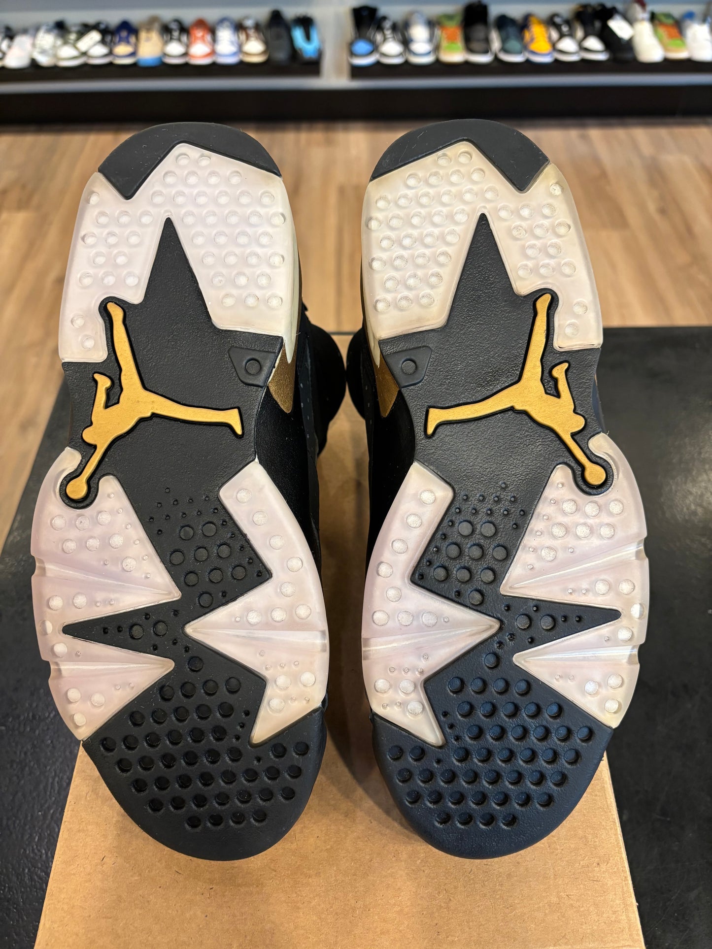 Jordan 6 Defining Moments Size 8.5 Pre-Owned (No Box)