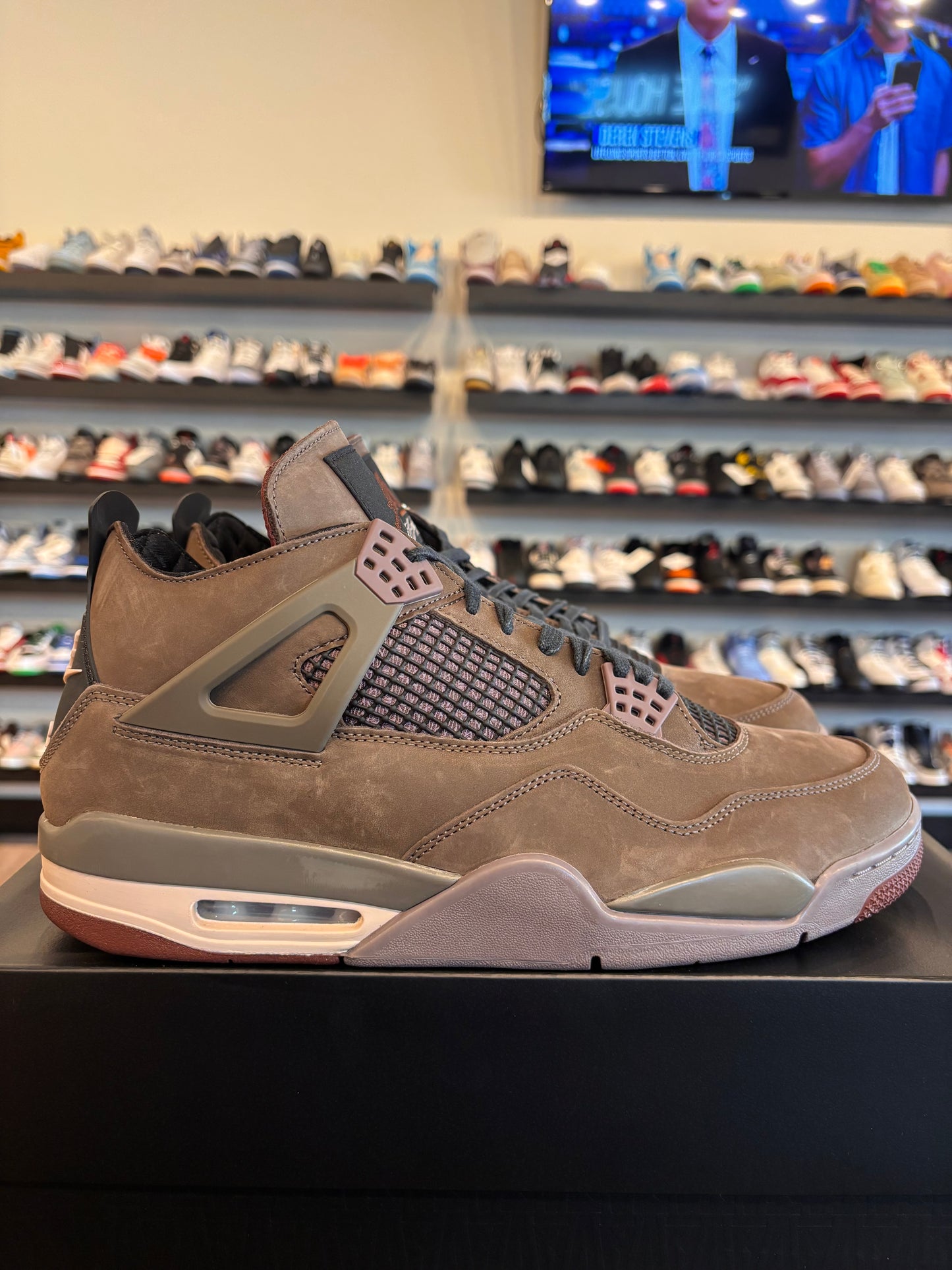 Jordan 4 A Ma Maniere Dark Mocha Size 13 Brand New