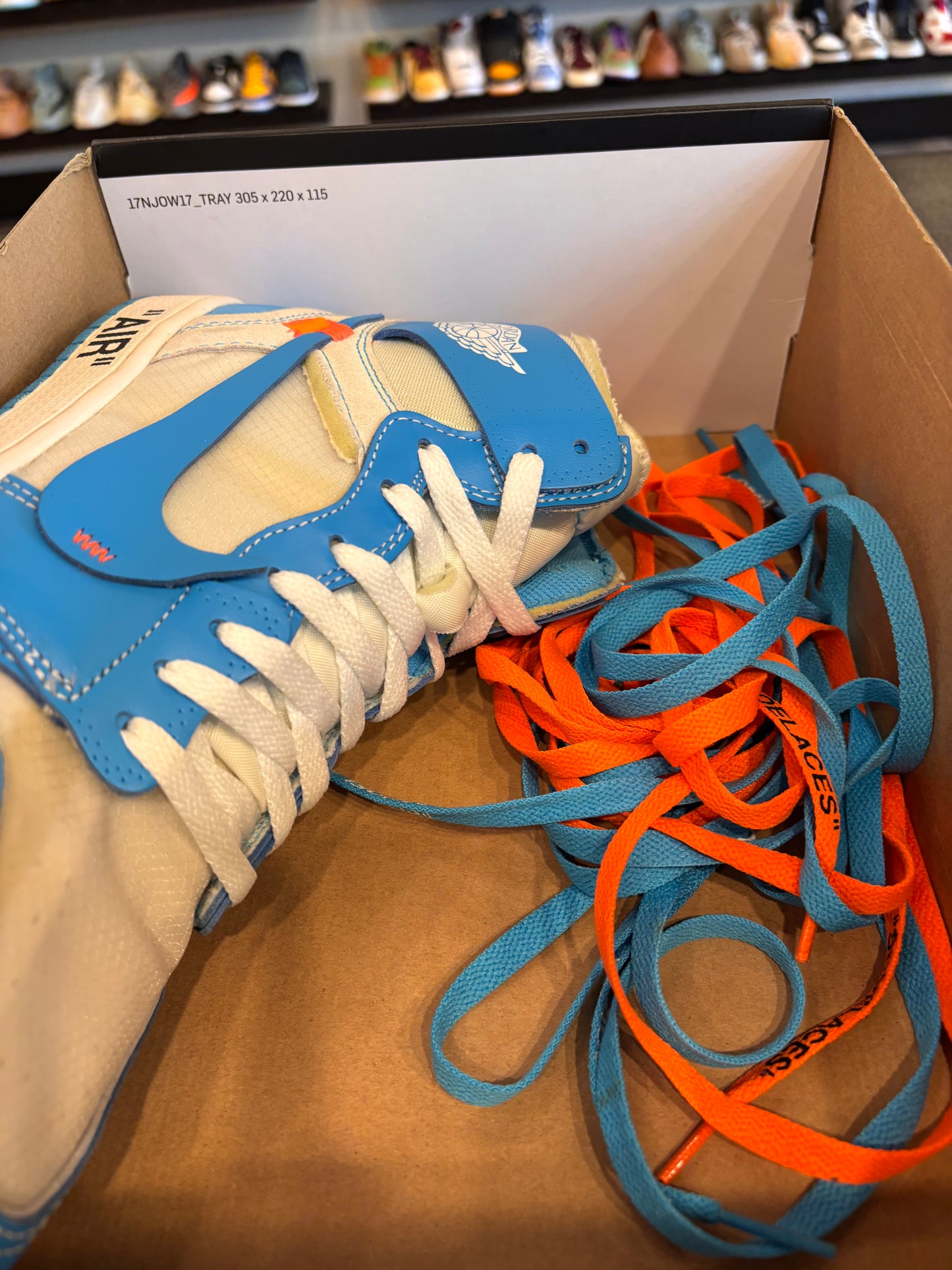 Jordan 1 Off-White UNC Size 9 Pre-Owned