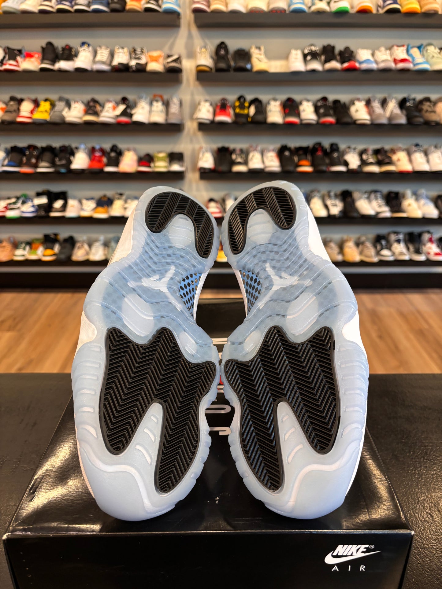 Jordan 11 Legend Blue 2024 Size 12 Pre-Owned