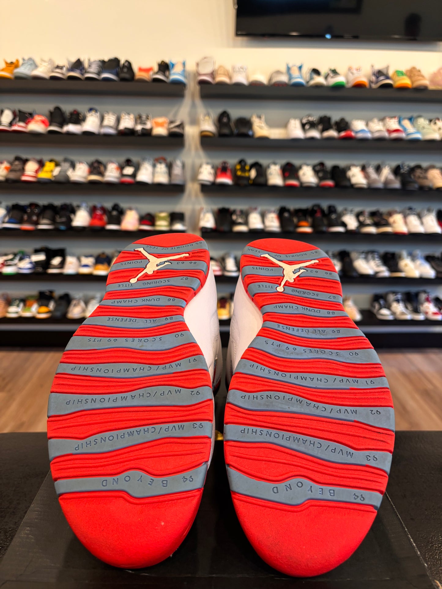 Jordan 10 Chicago Flags Size 10.5 Pre-Owned