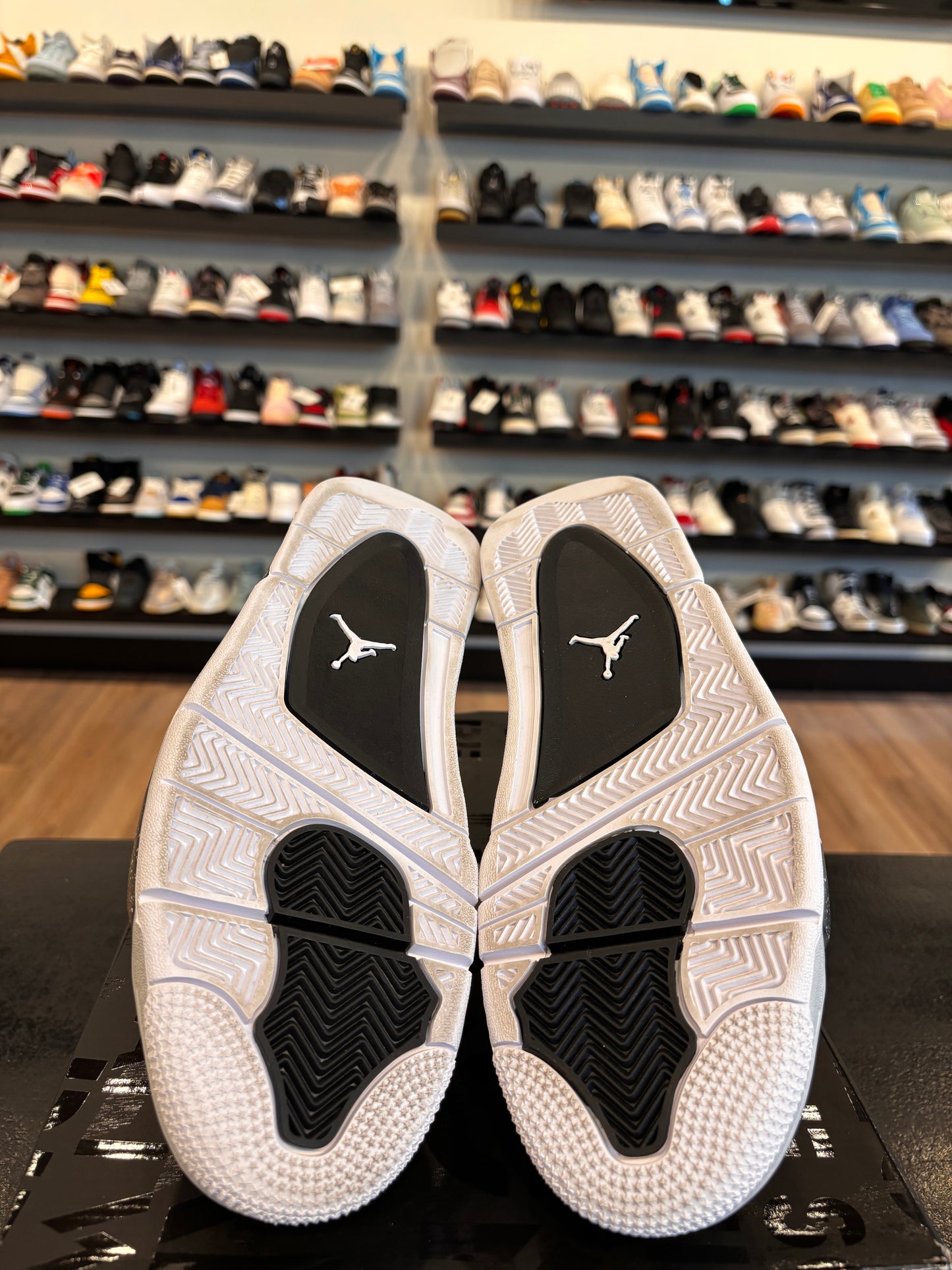 Jordan 4 Fear Size 9.5 Pre-Owned
