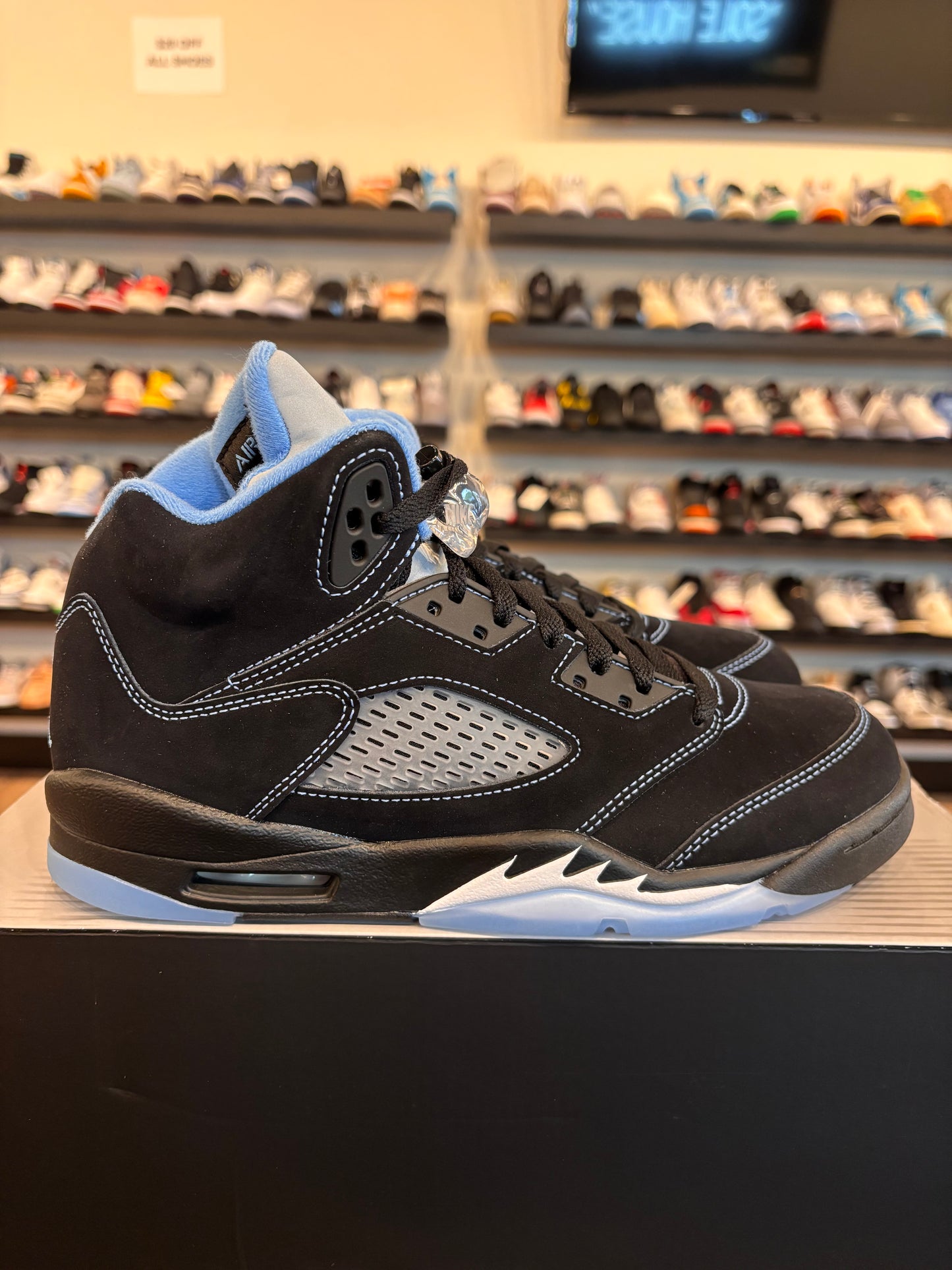 Jordan 5 Black University Blue Size 7Y (8.5W) Brand New